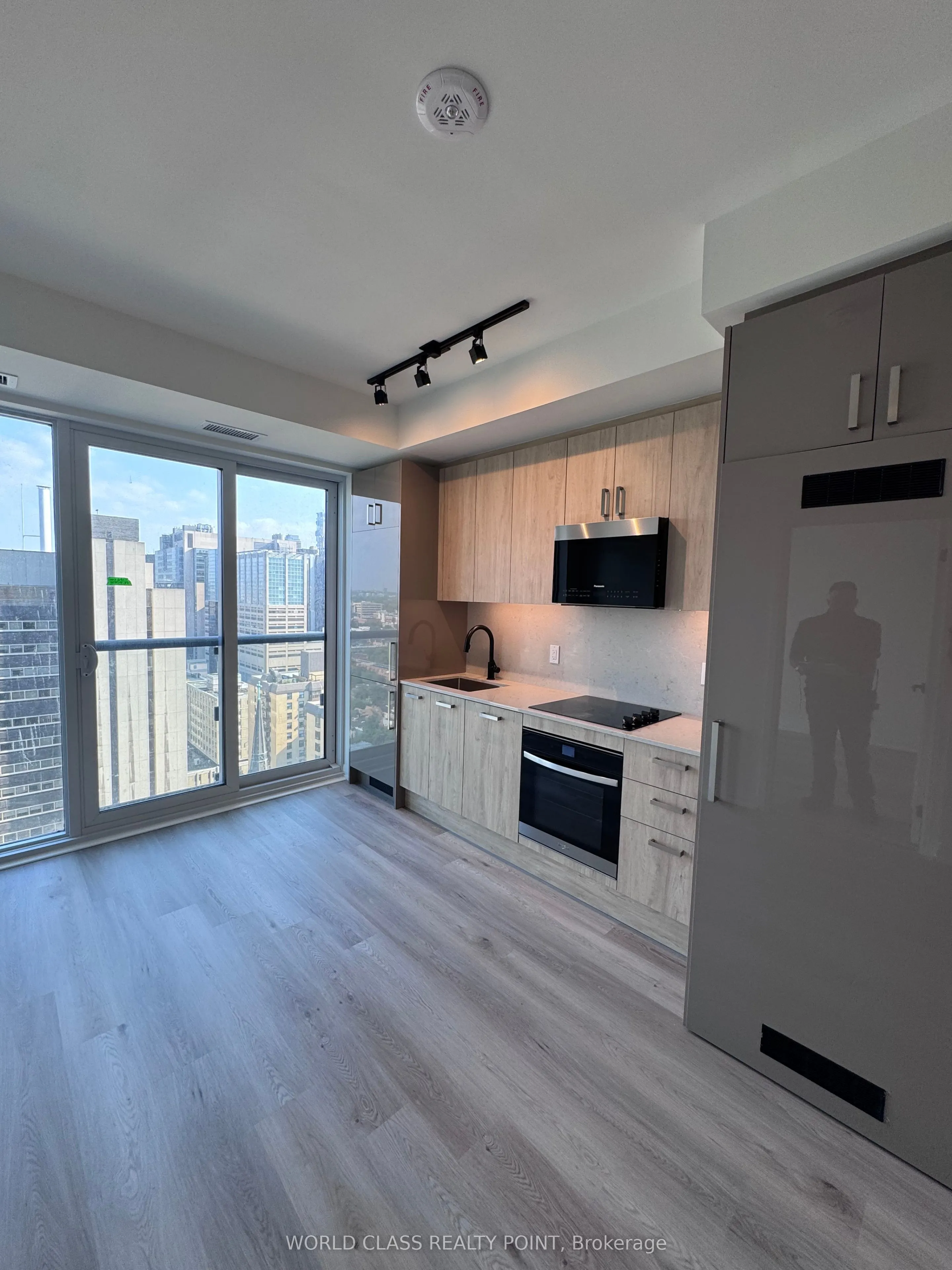 280 Dundas Street W, #2012