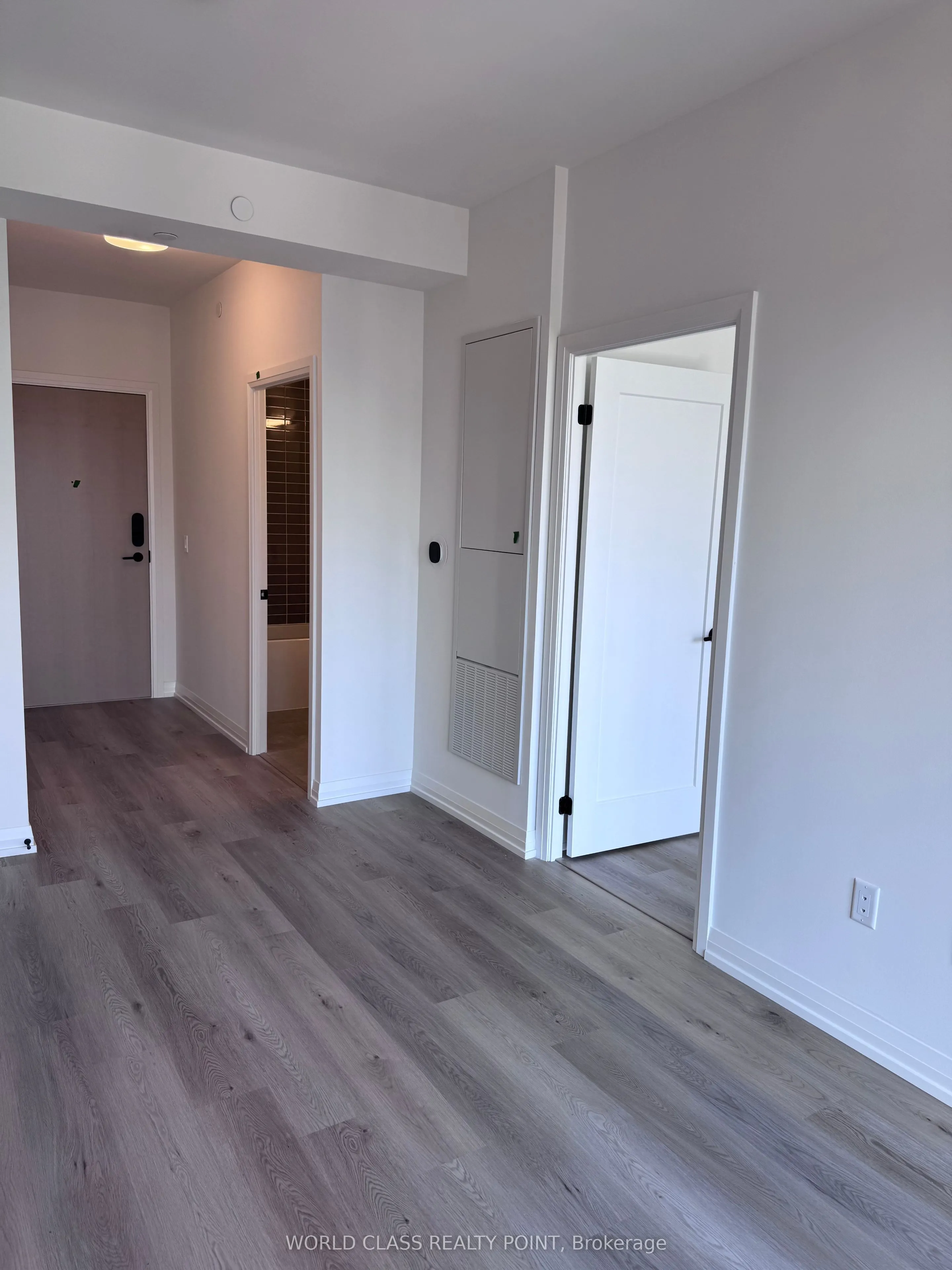 280 Dundas Street W, #2012