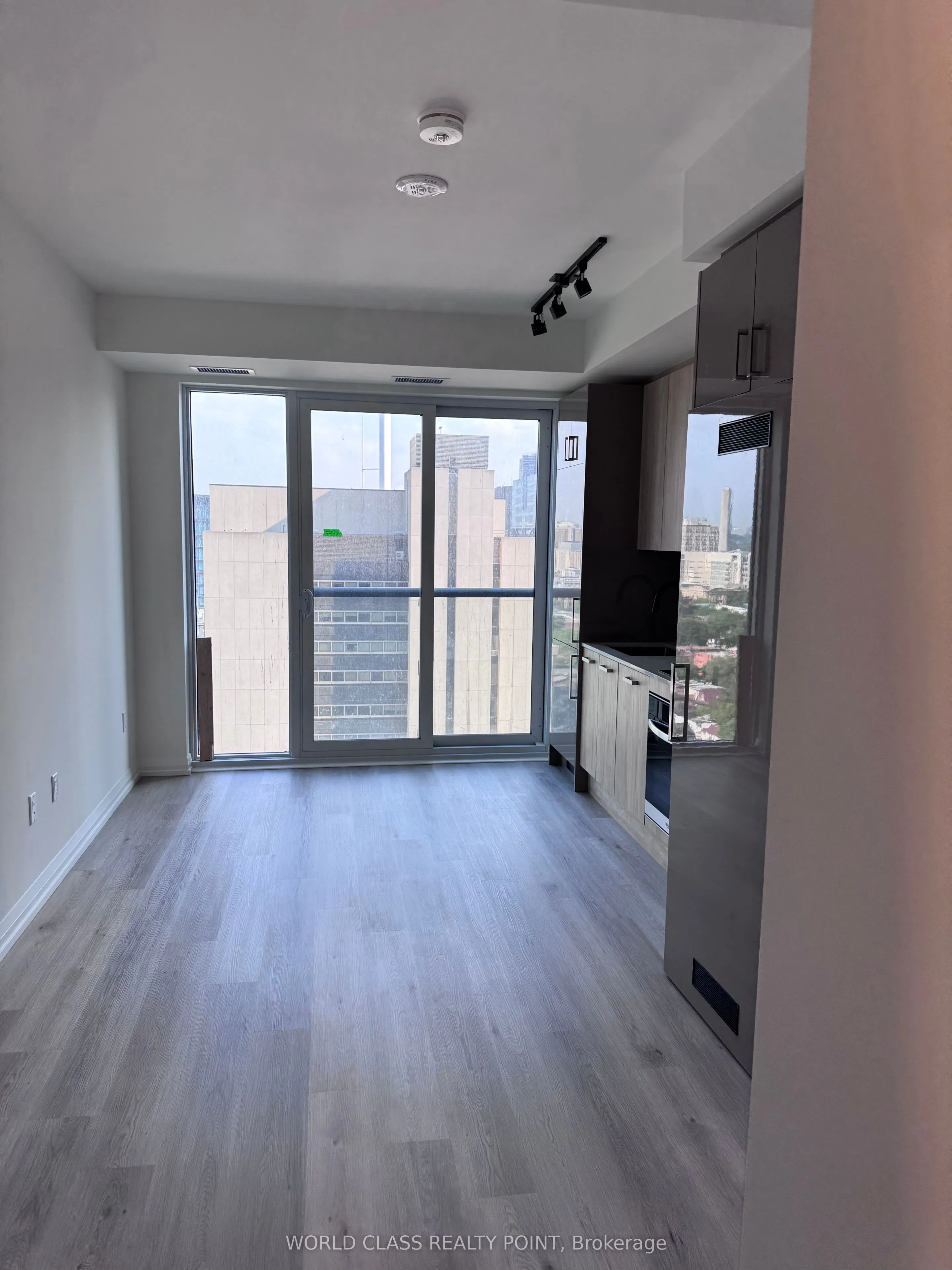 280 Dundas Street W, #2012