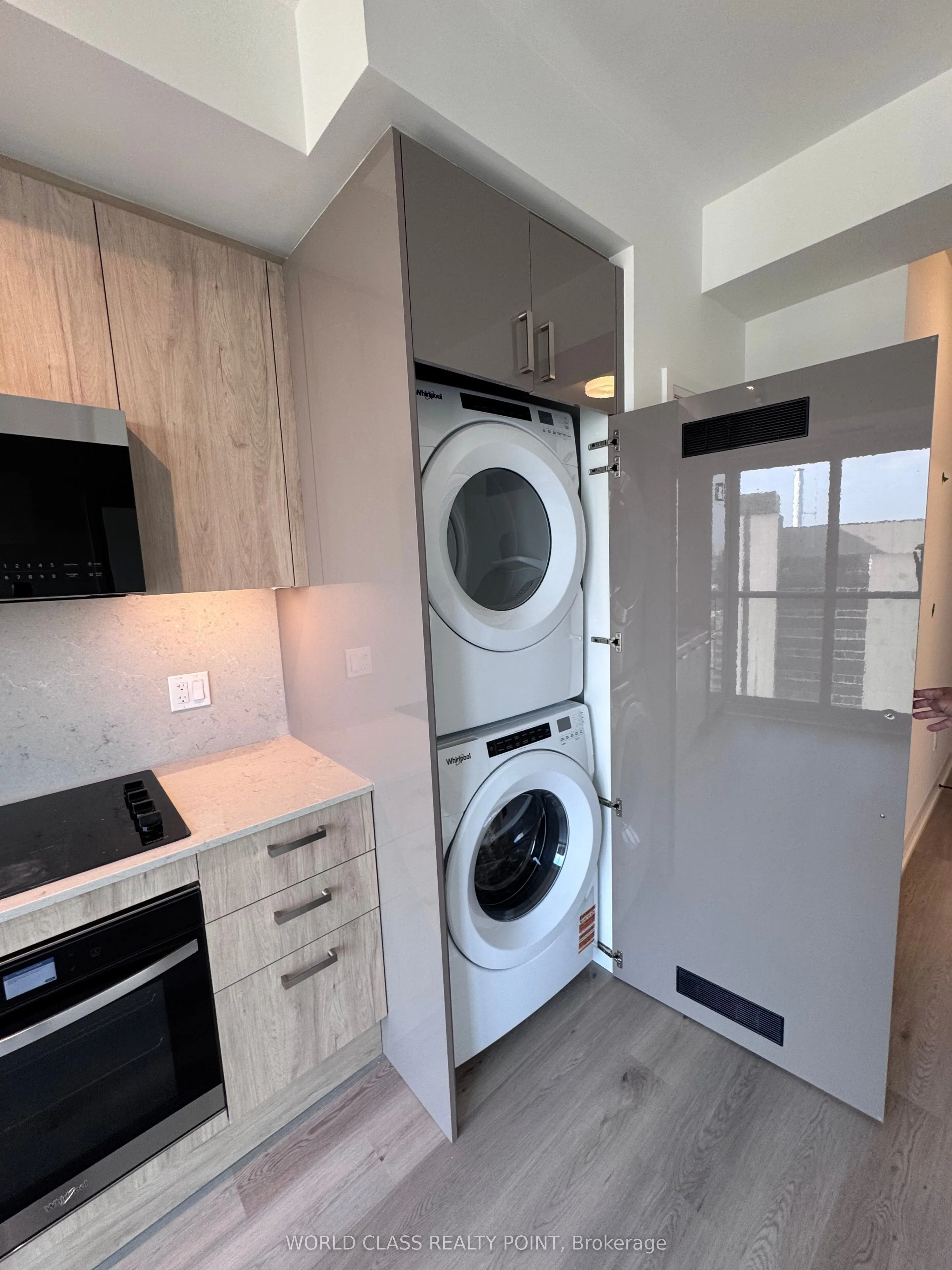 280 Dundas Street W, #2012