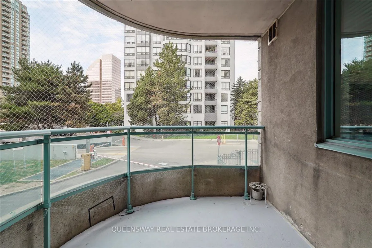 28 Pemberton Avenue, #200