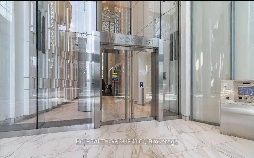 14 York Street, #808