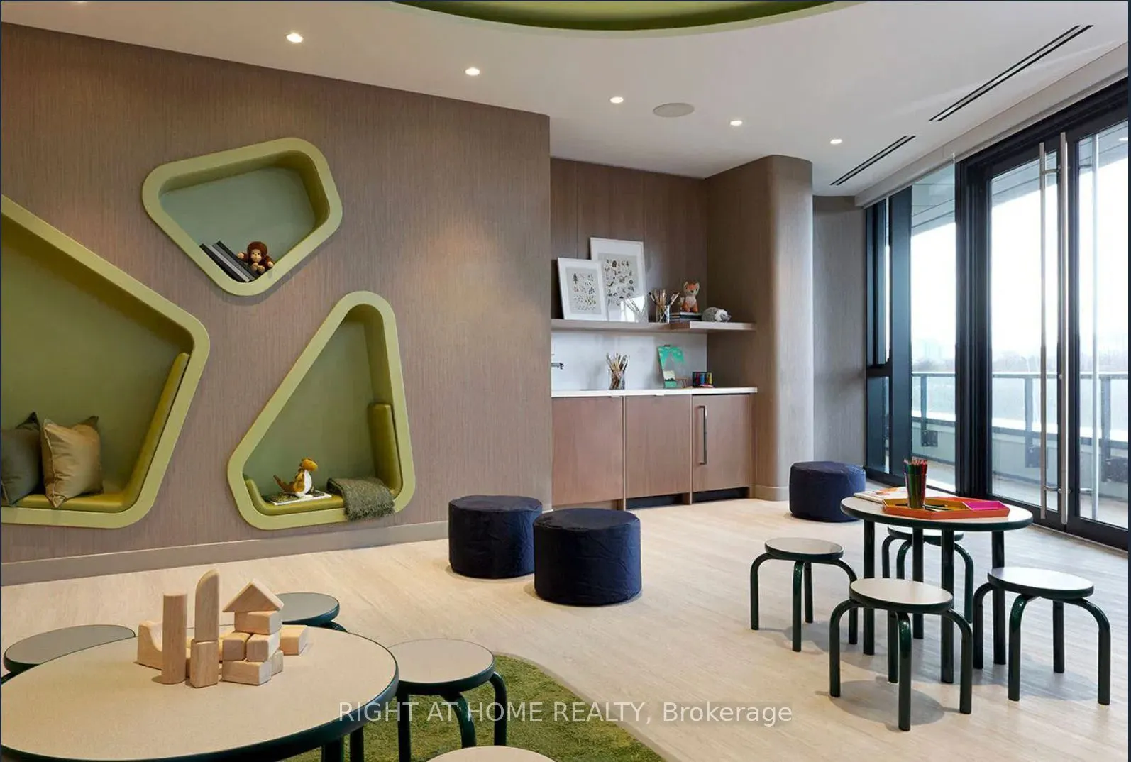 575 Bloor Street E, #1502