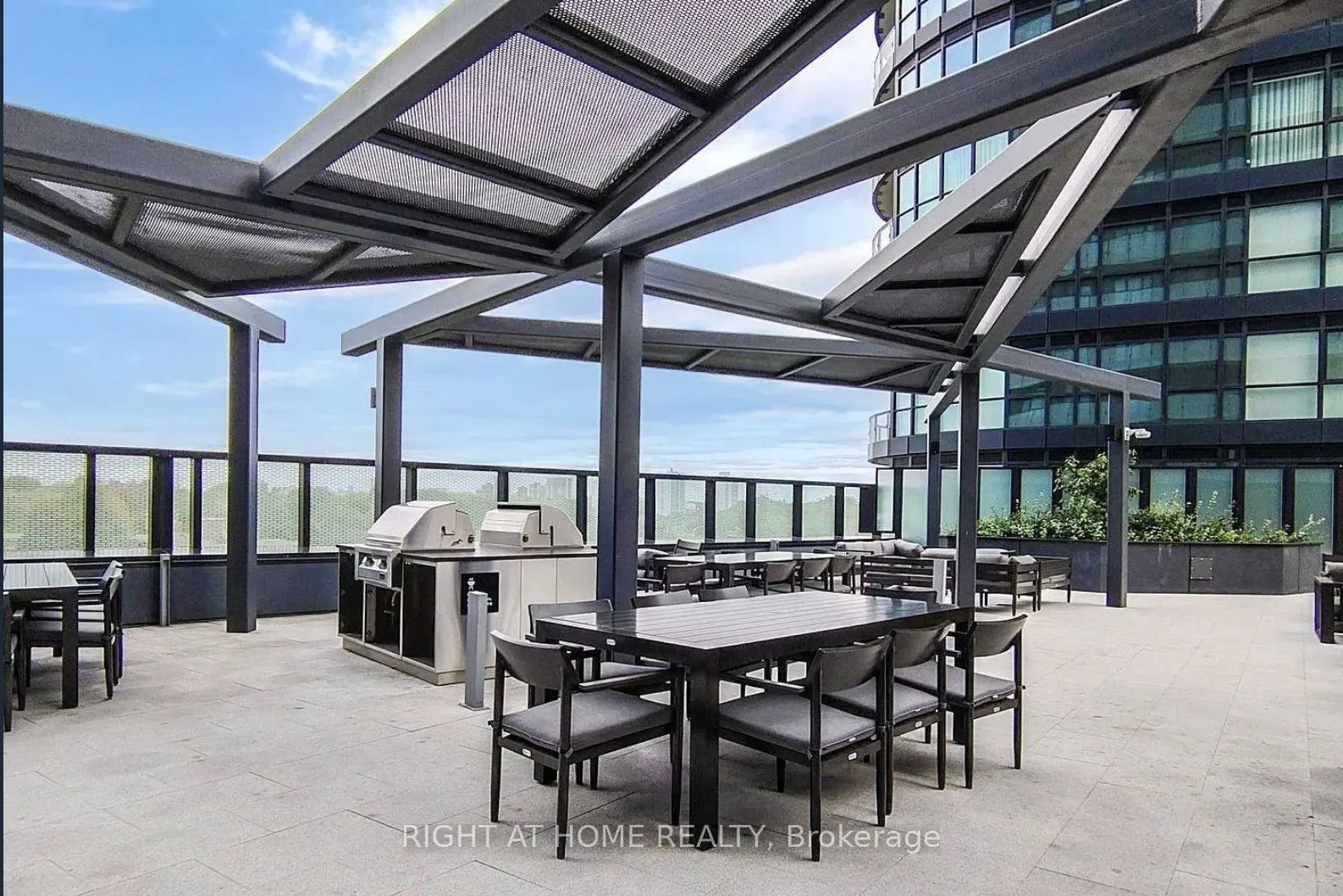 575 Bloor Street E, #1502