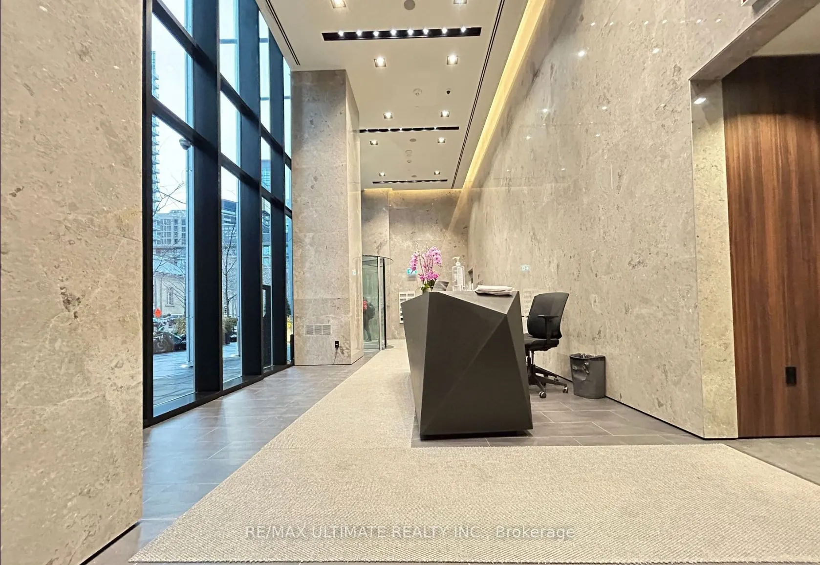 1 Yorkville Avenue, #1804