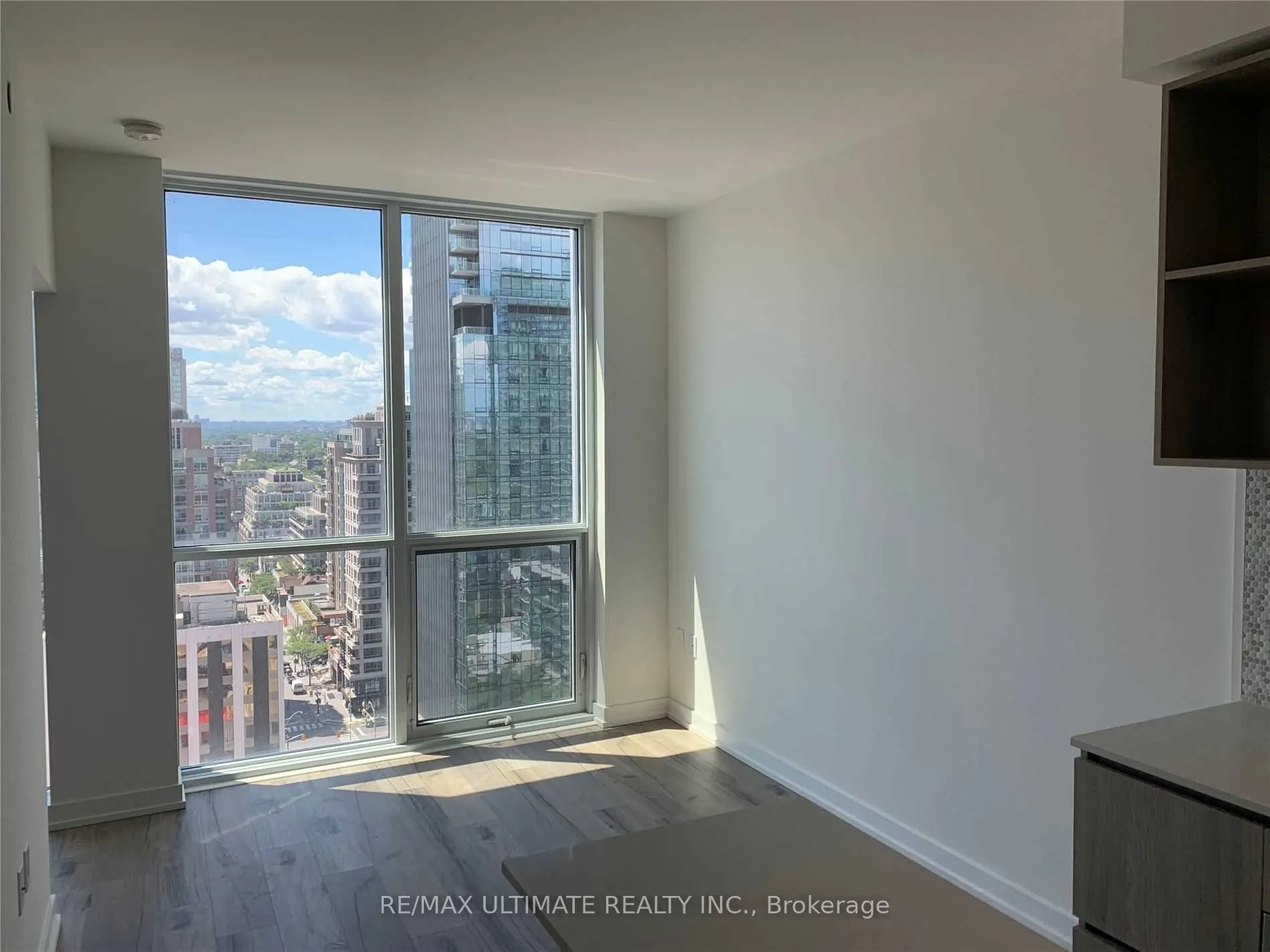 1 Yorkville Avenue, #1804