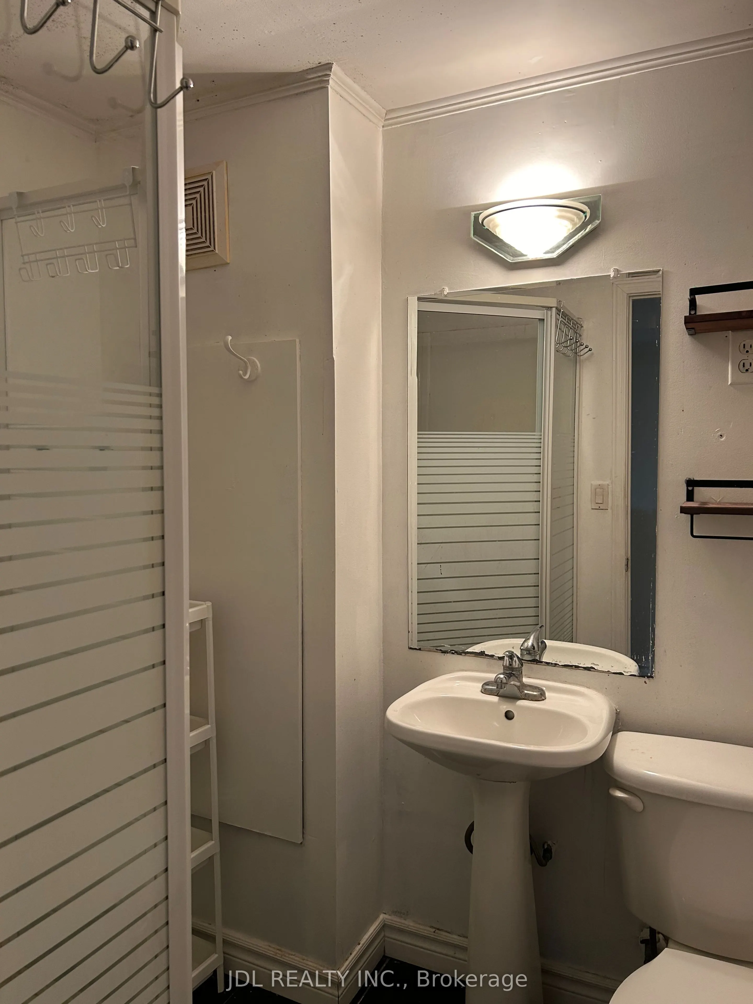 23 Pineway Blvd Boulevard, #Suite A, bsmt