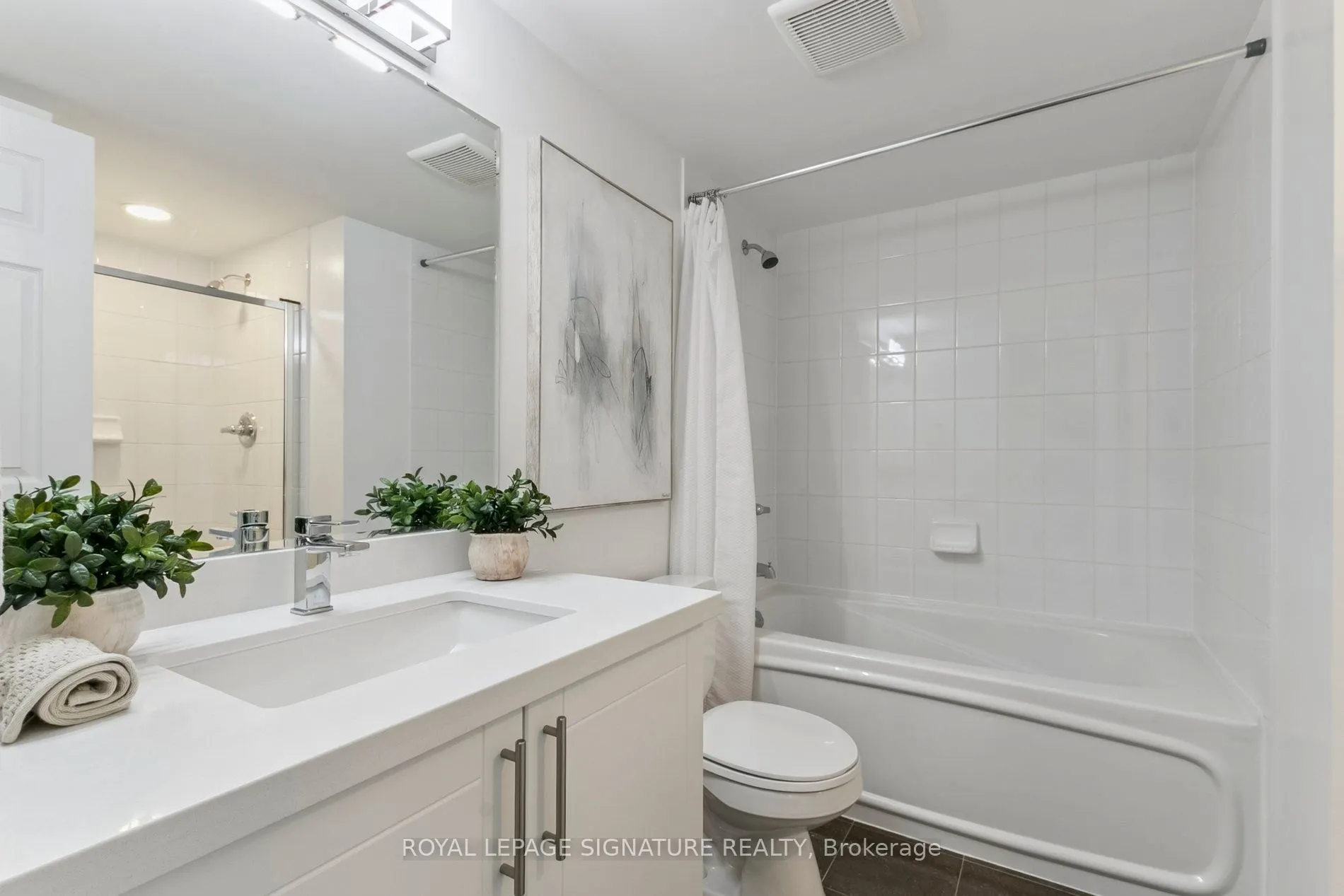 18 Kenaston Gardens, #1307