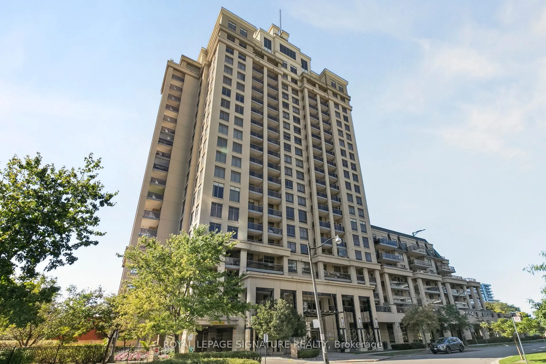 18 Kenaston Gardens, #1307
