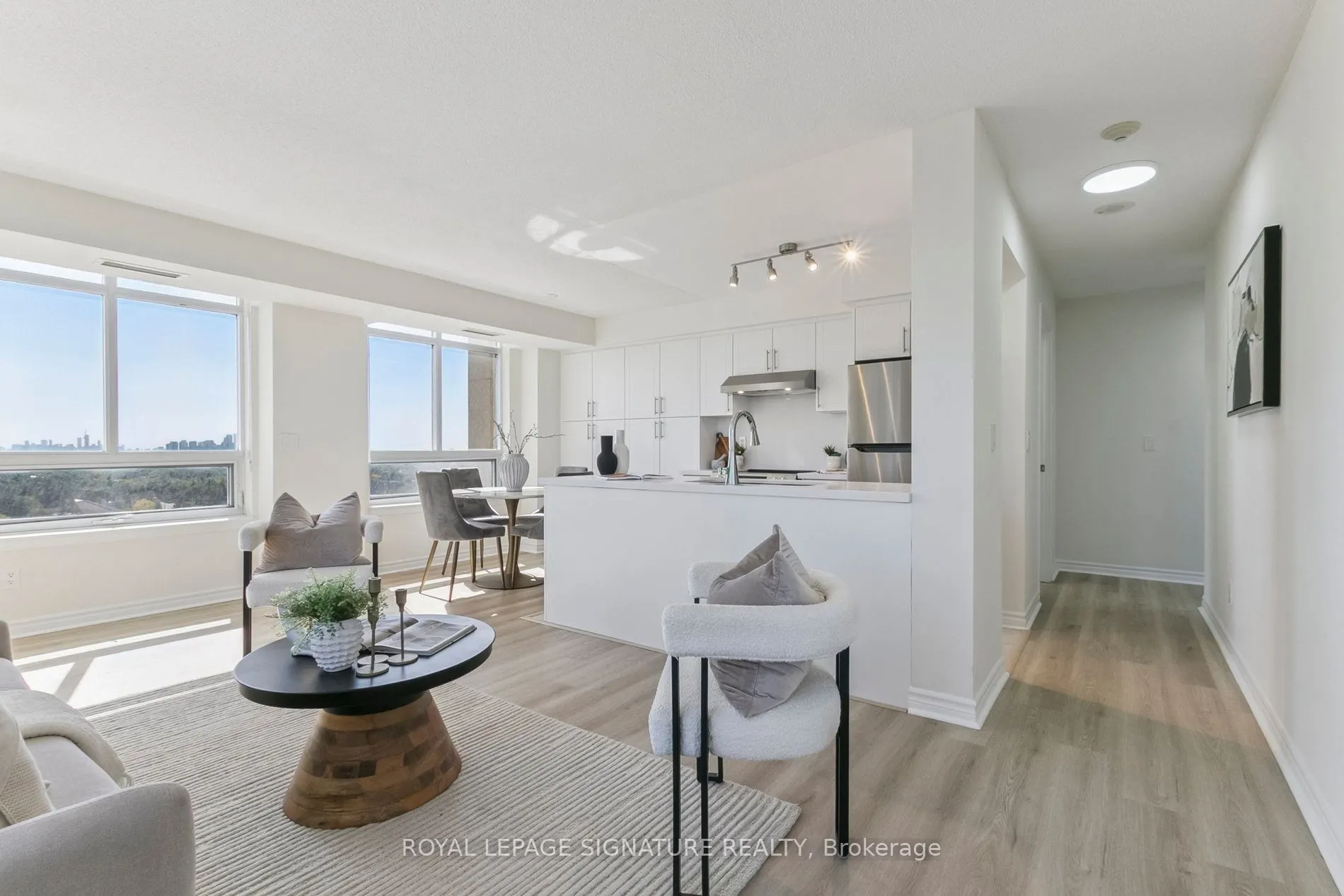 18 Kenaston Gardens, #1307