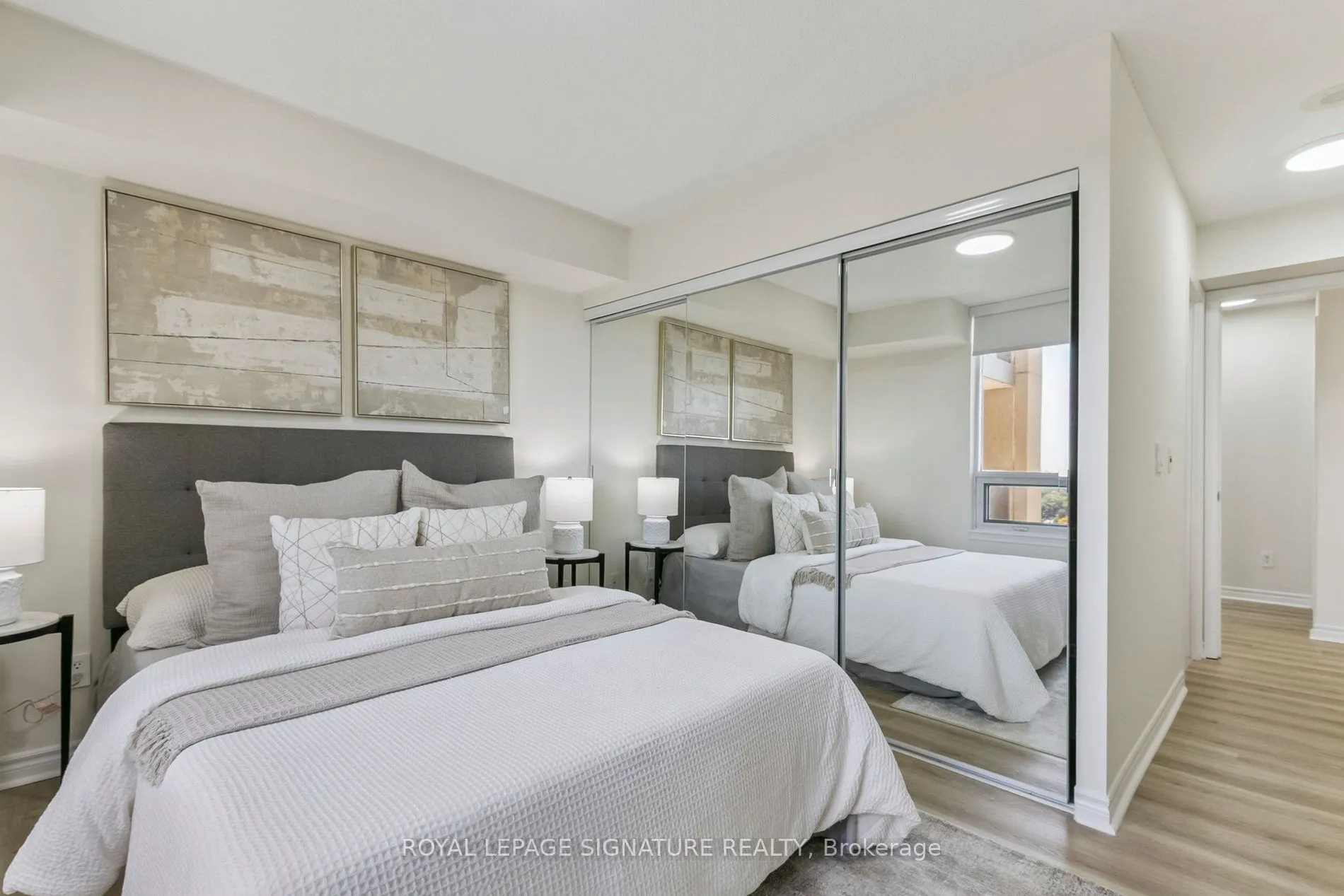 18 Kenaston Gardens, #1307