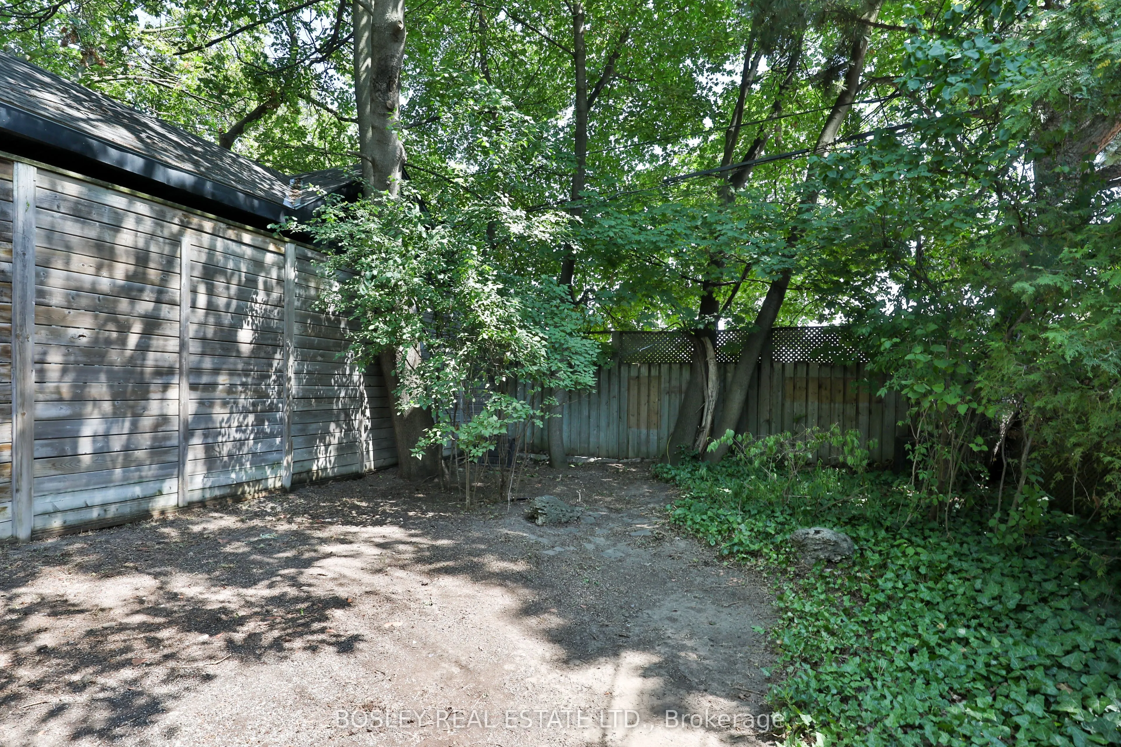 15 Whitewood Road
