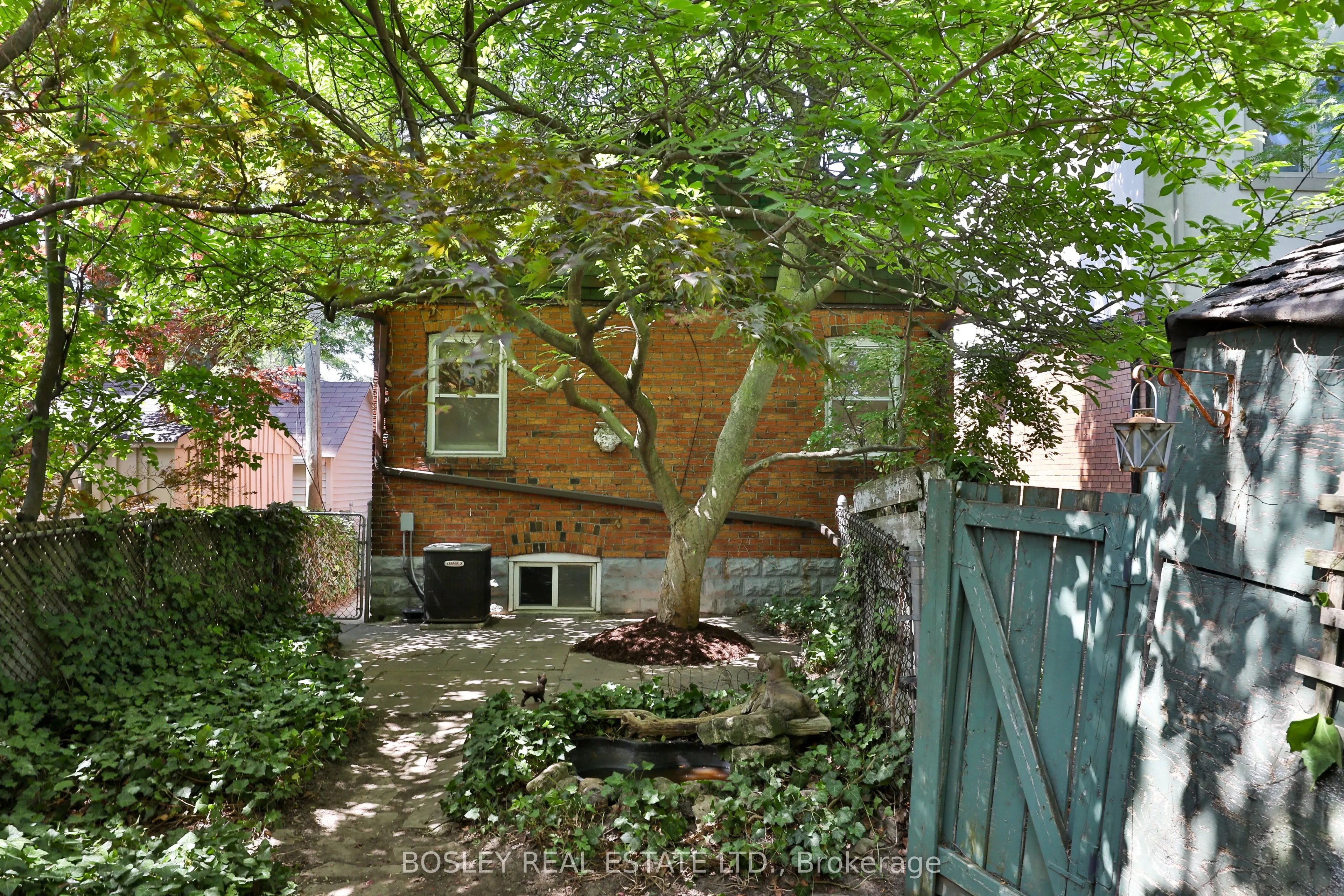 15 Whitewood Road