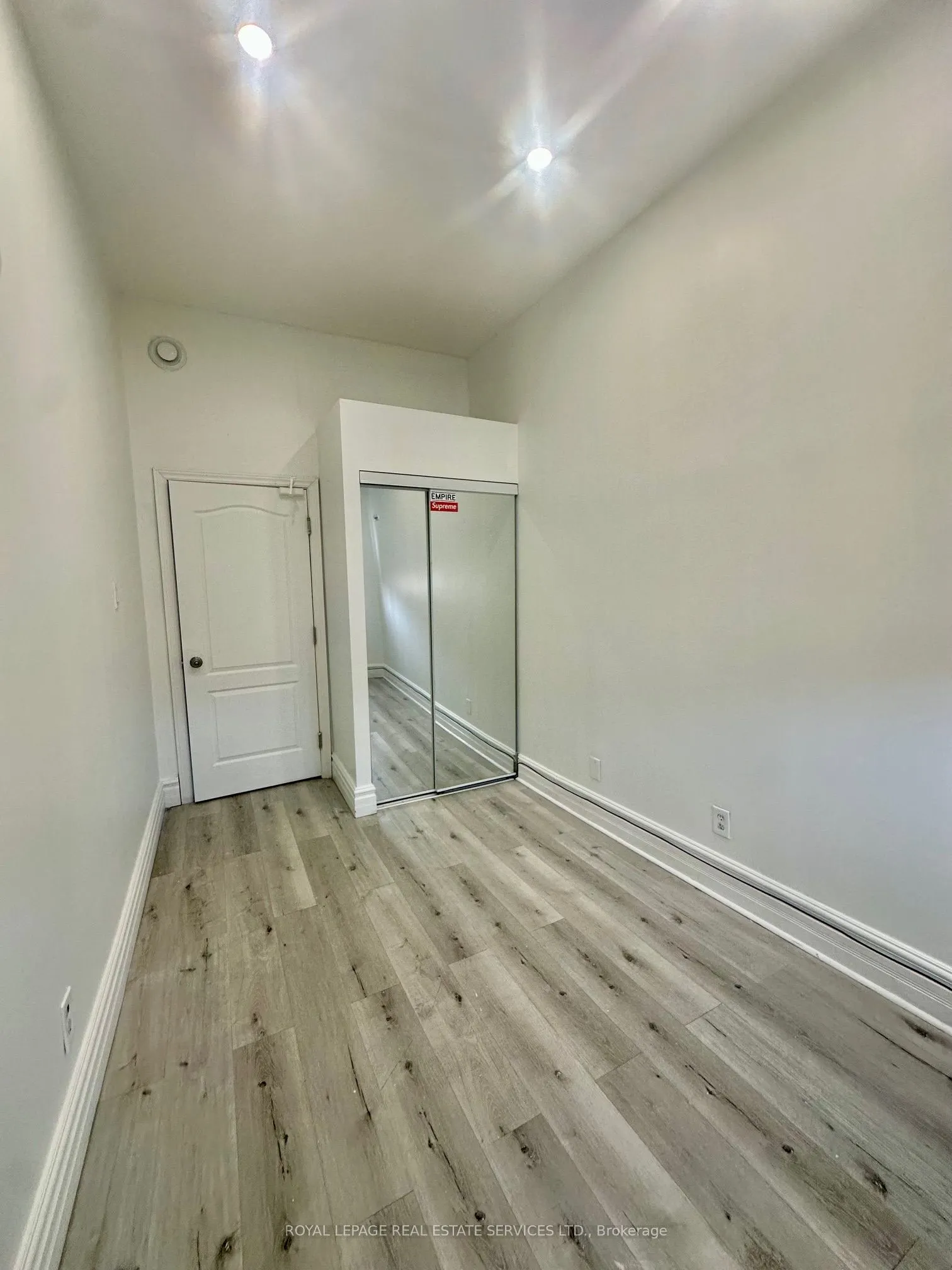 206 Carlton Street, #304
