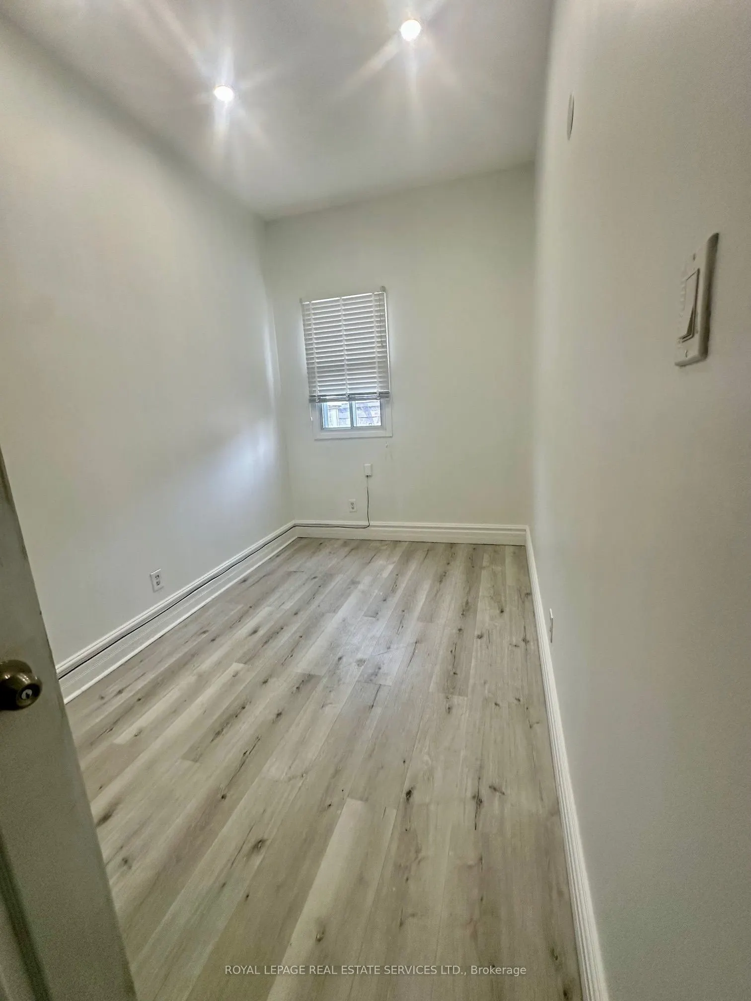 206 Carlton Street, #304