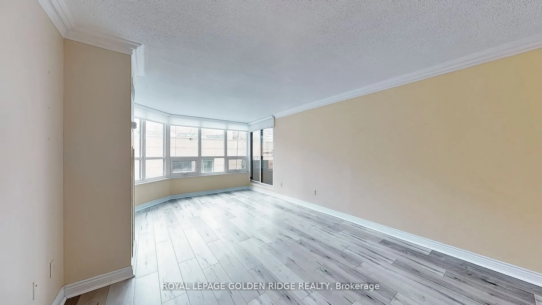65 Spring Garden Avenue, #304