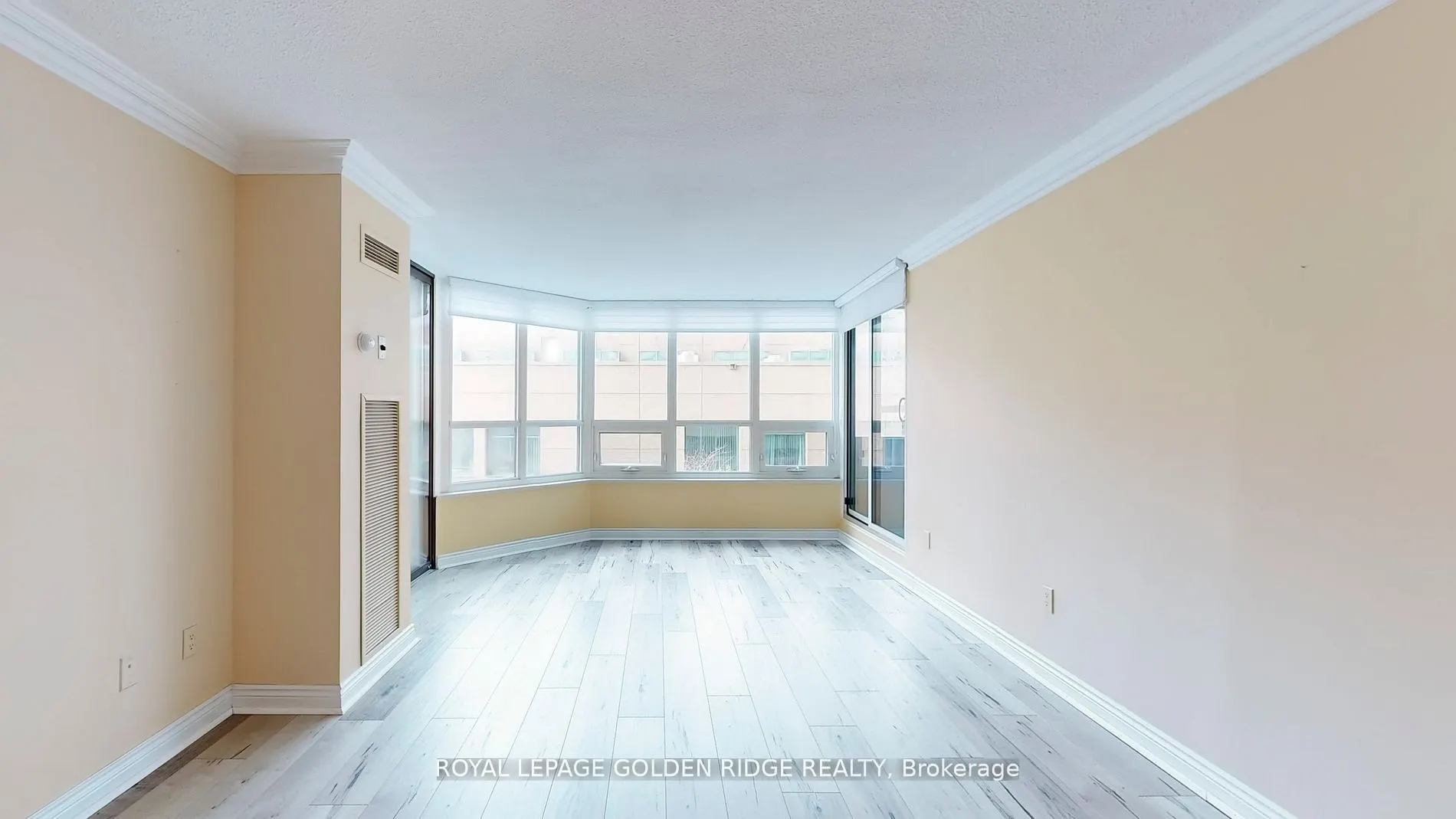 65 Spring Garden Avenue, #304