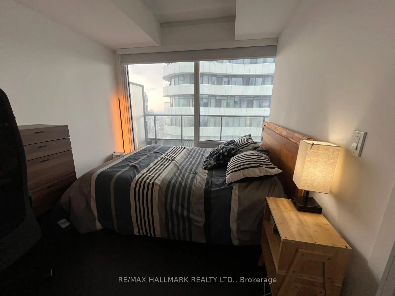 85 Wood Street, #4003