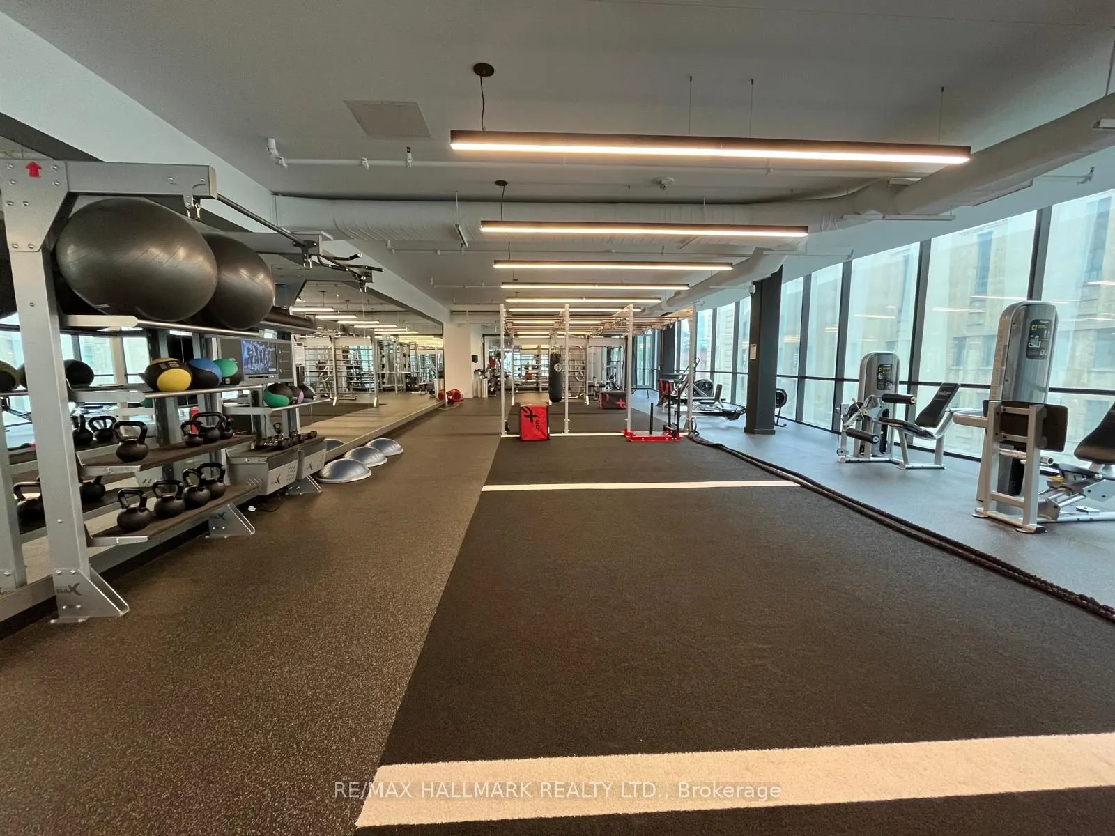 85 Wood Street, #4003