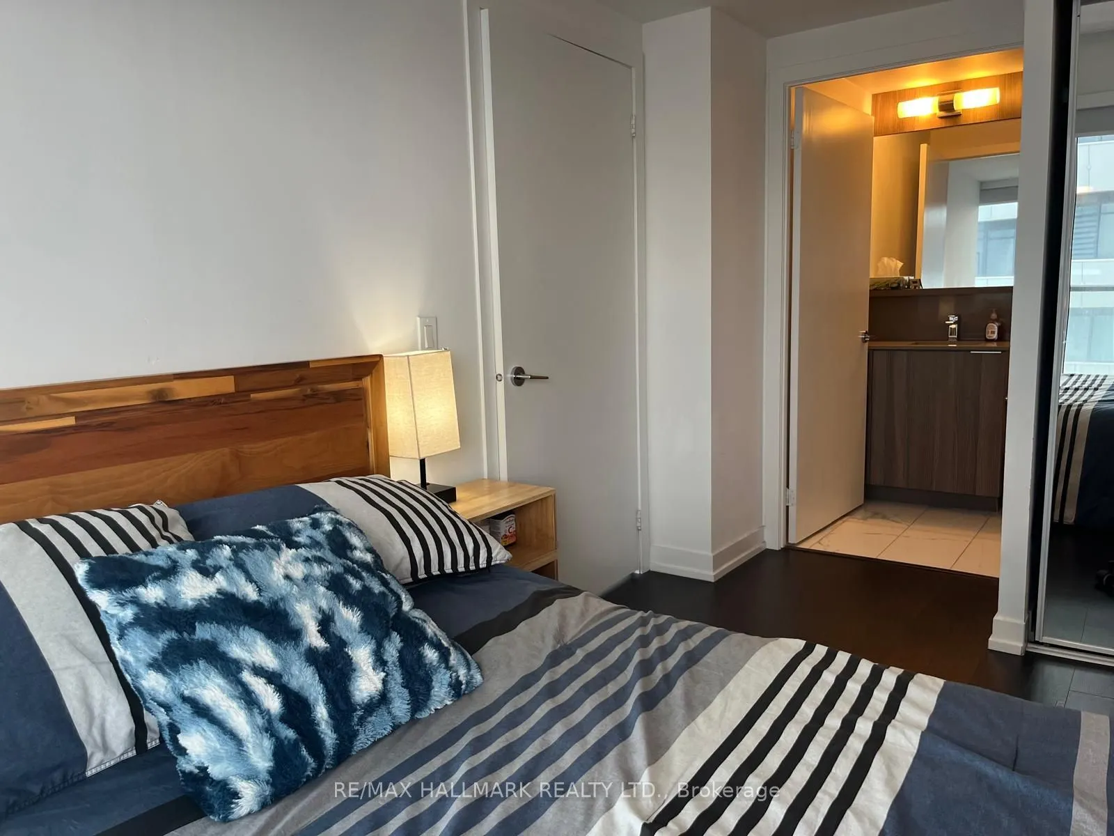85 Wood Street, #4003