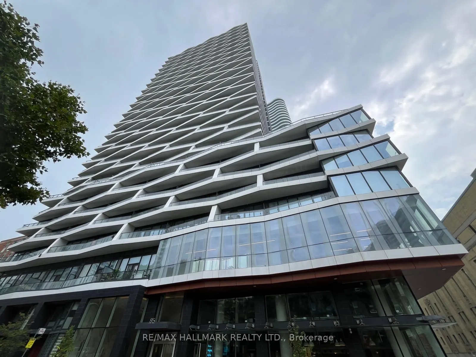 85 Wood Street, #4003