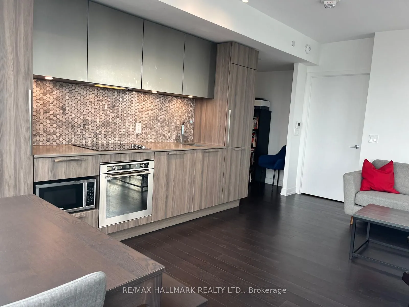 85 Wood Street, #4003