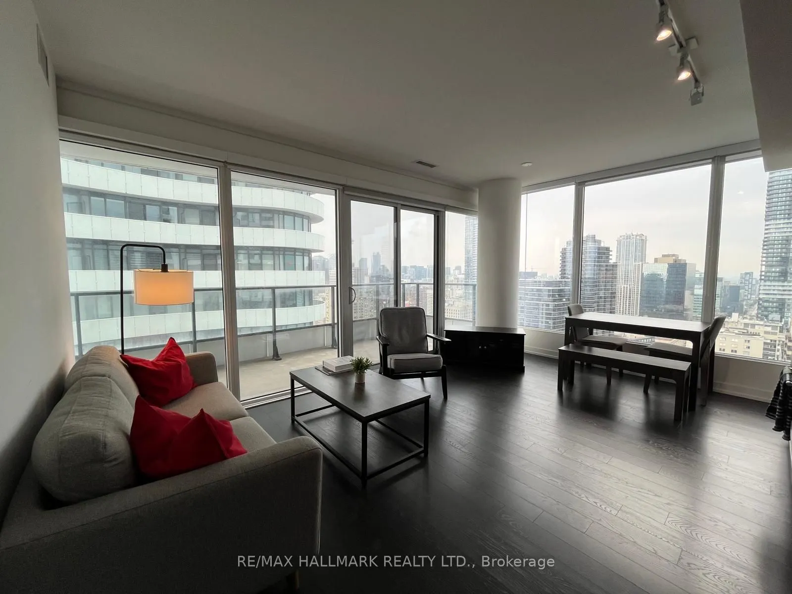 85 Wood Street, #4003
