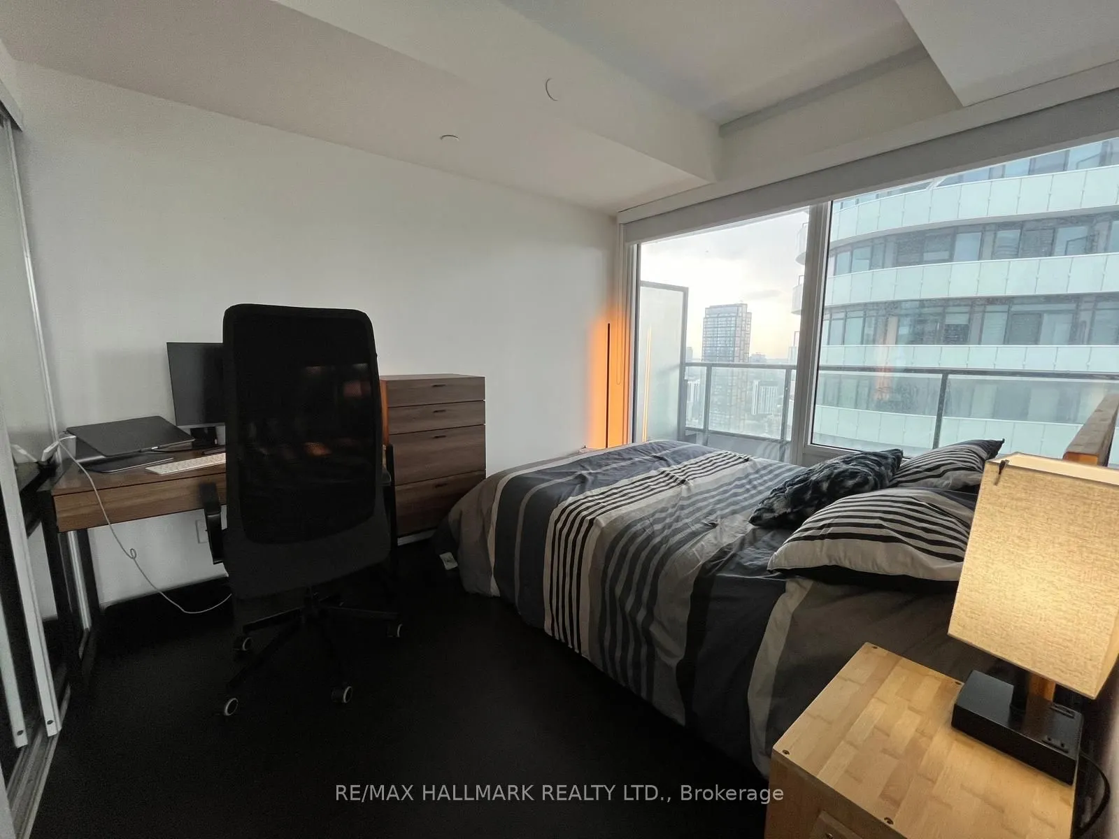 85 Wood Street, #4003