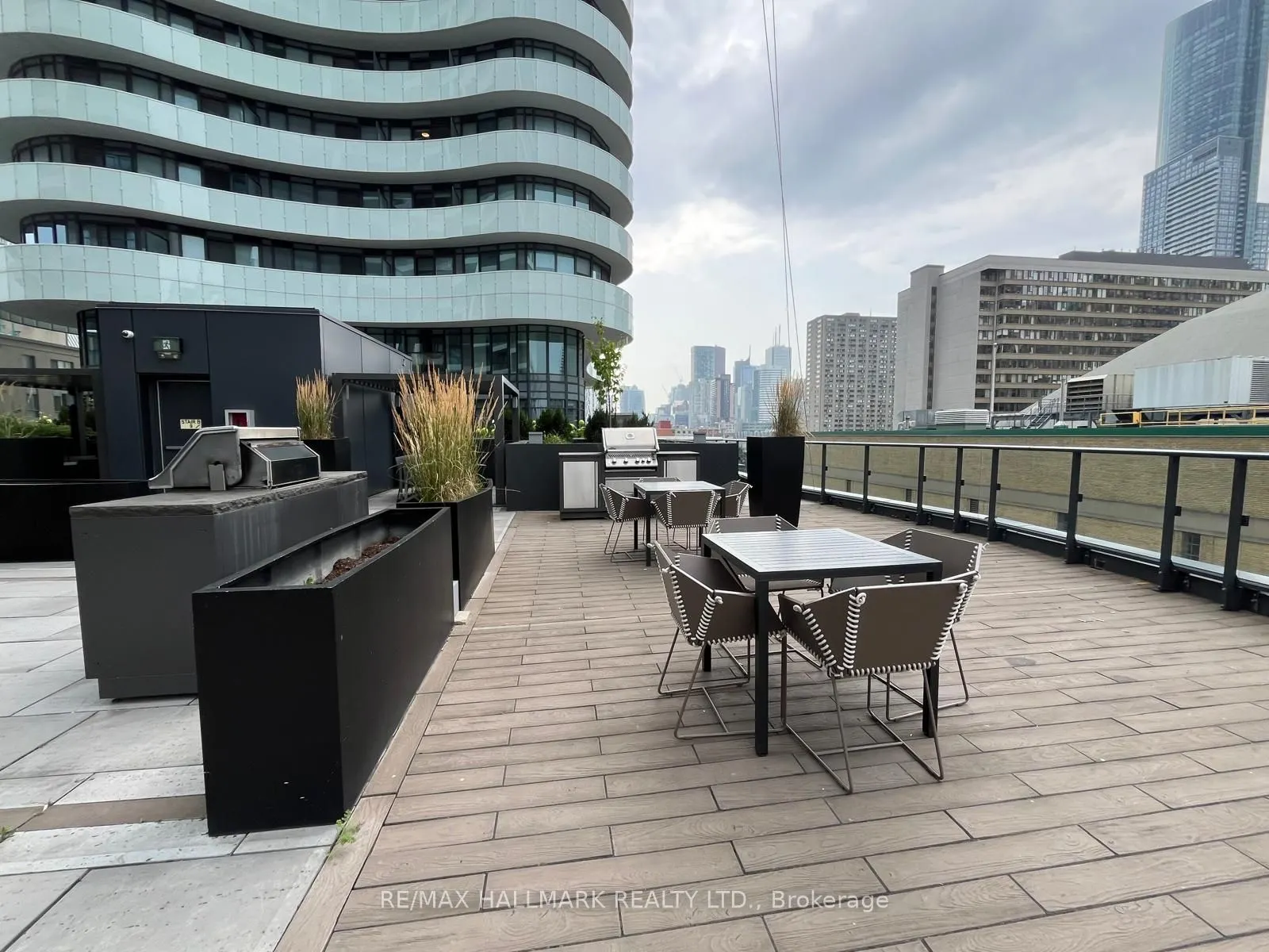 85 Wood Street, #4003