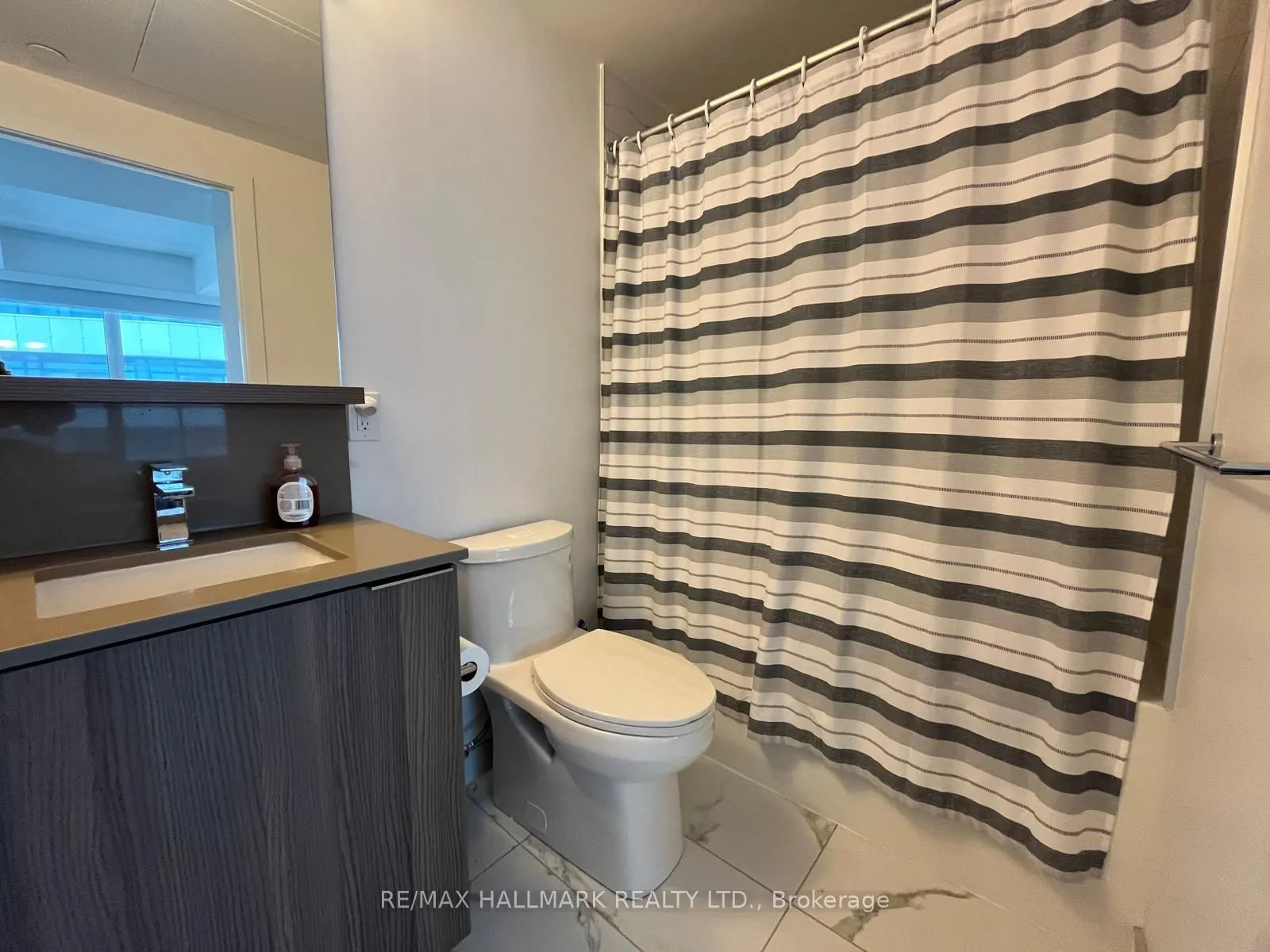 85 Wood Street, #4003