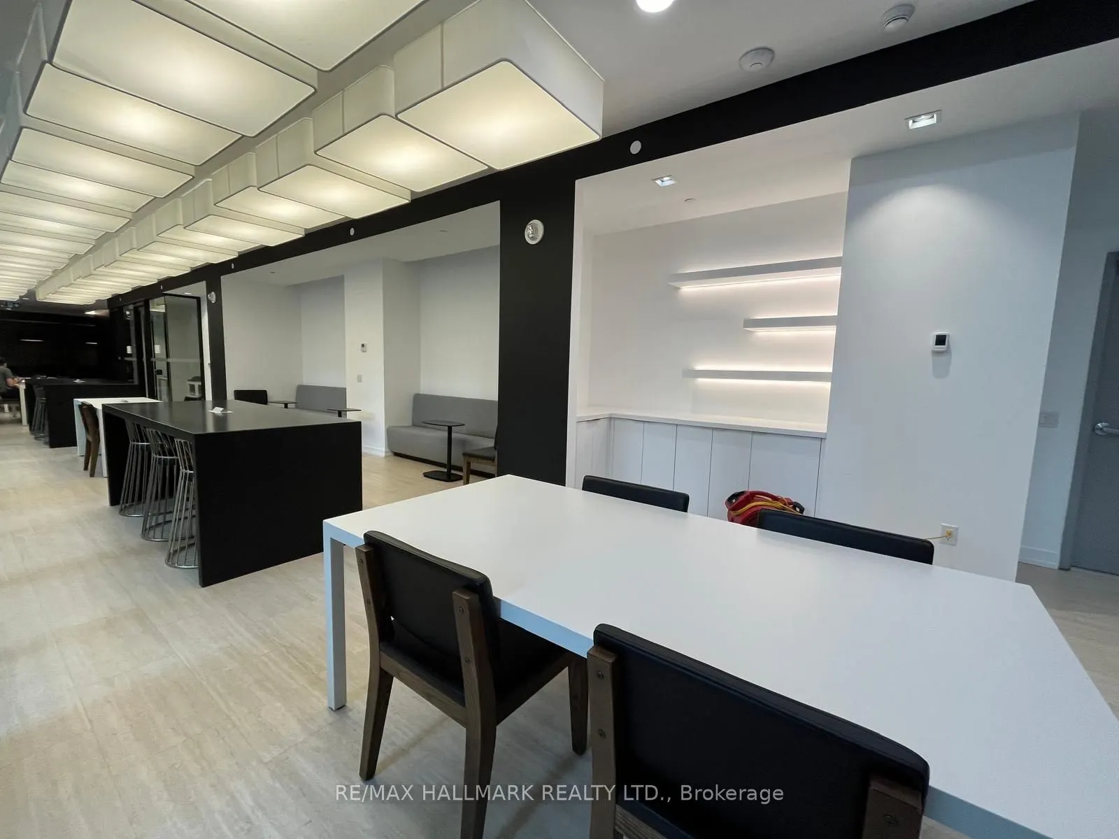 85 Wood Street, #4003