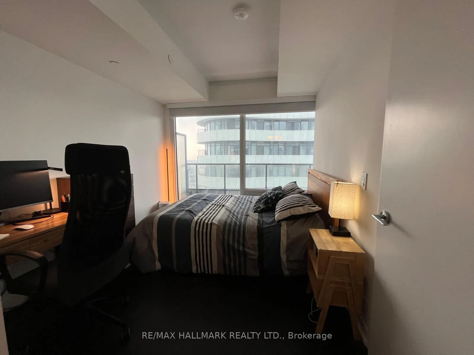 85 Wood Street, #4003