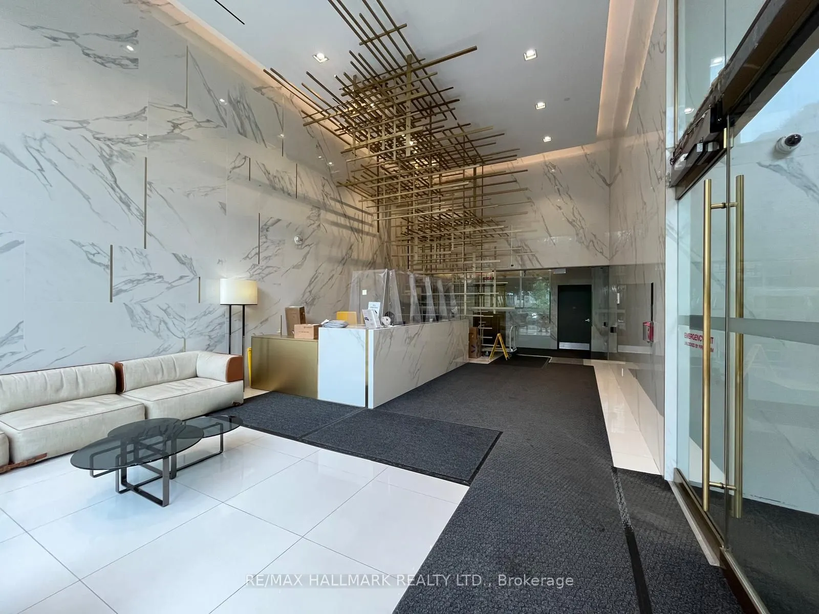85 Wood Street, #4003