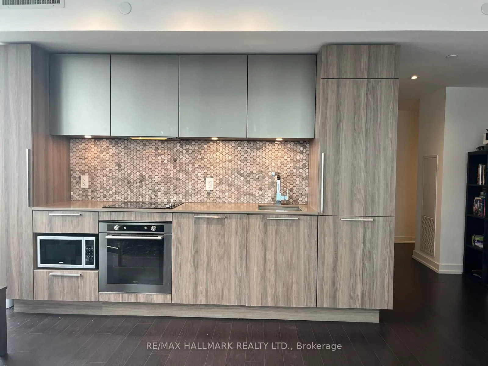 85 Wood Street, #4003