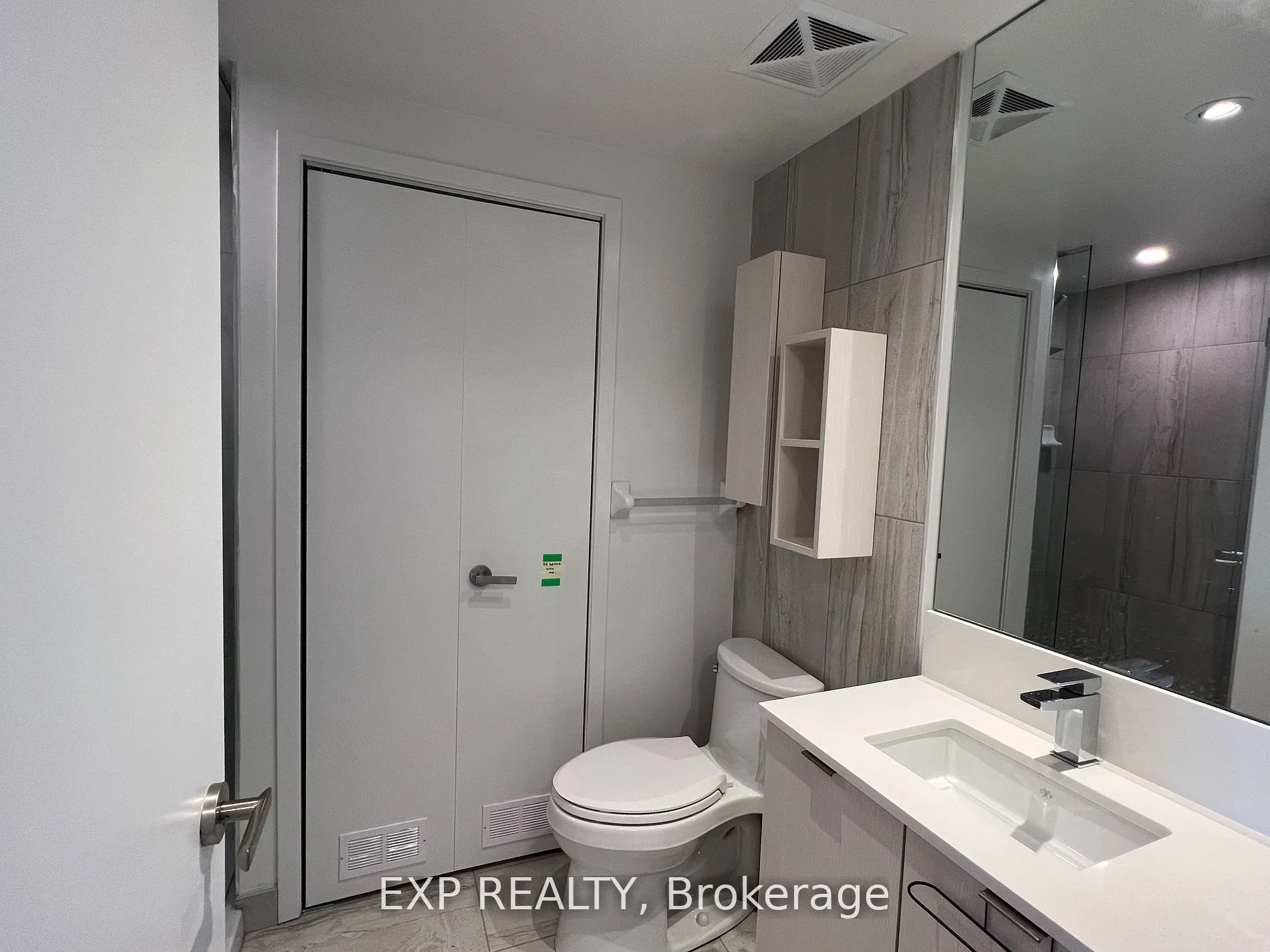 195 Redpath Avenue, #3213