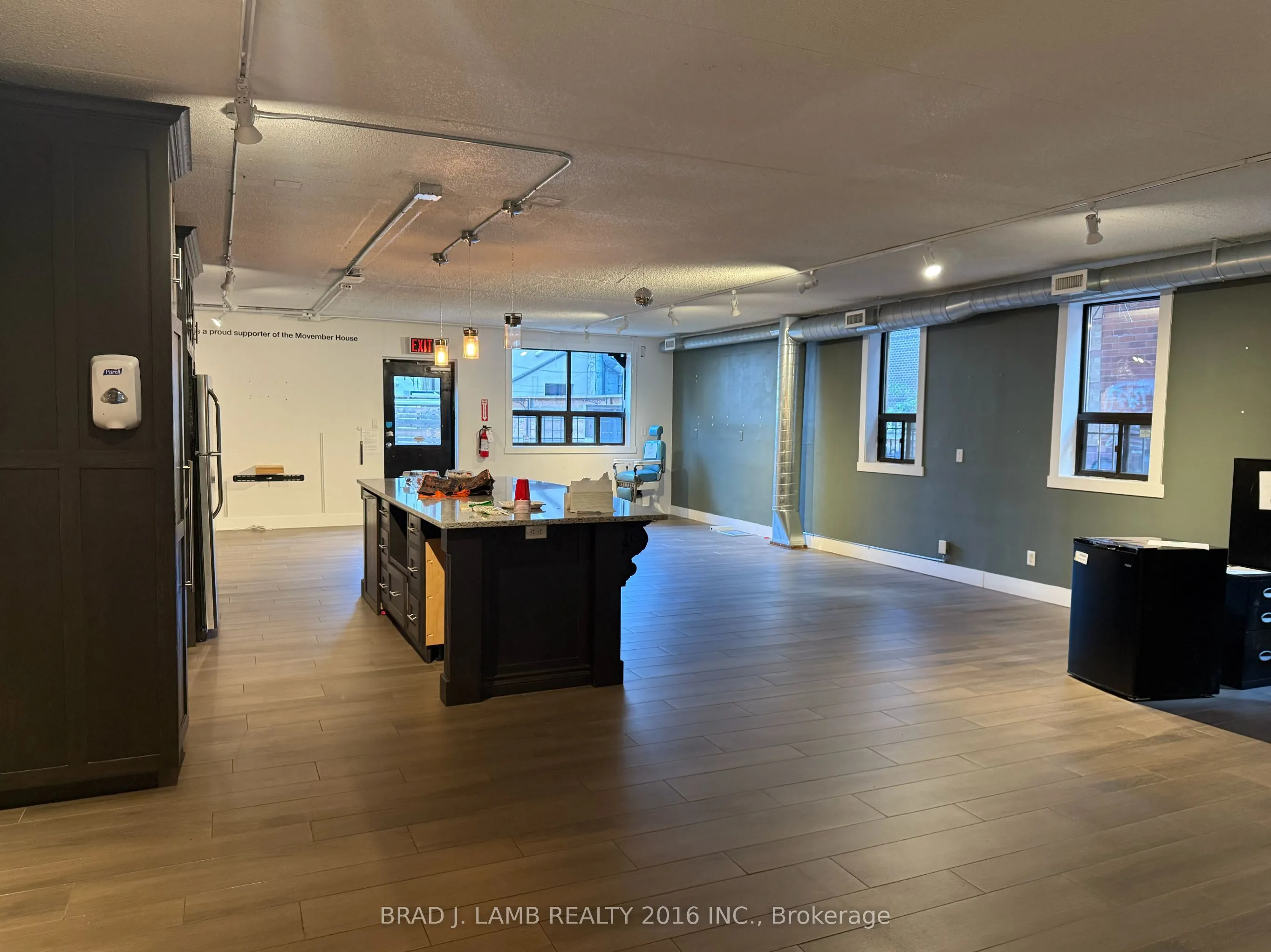 588 Richmond Street W