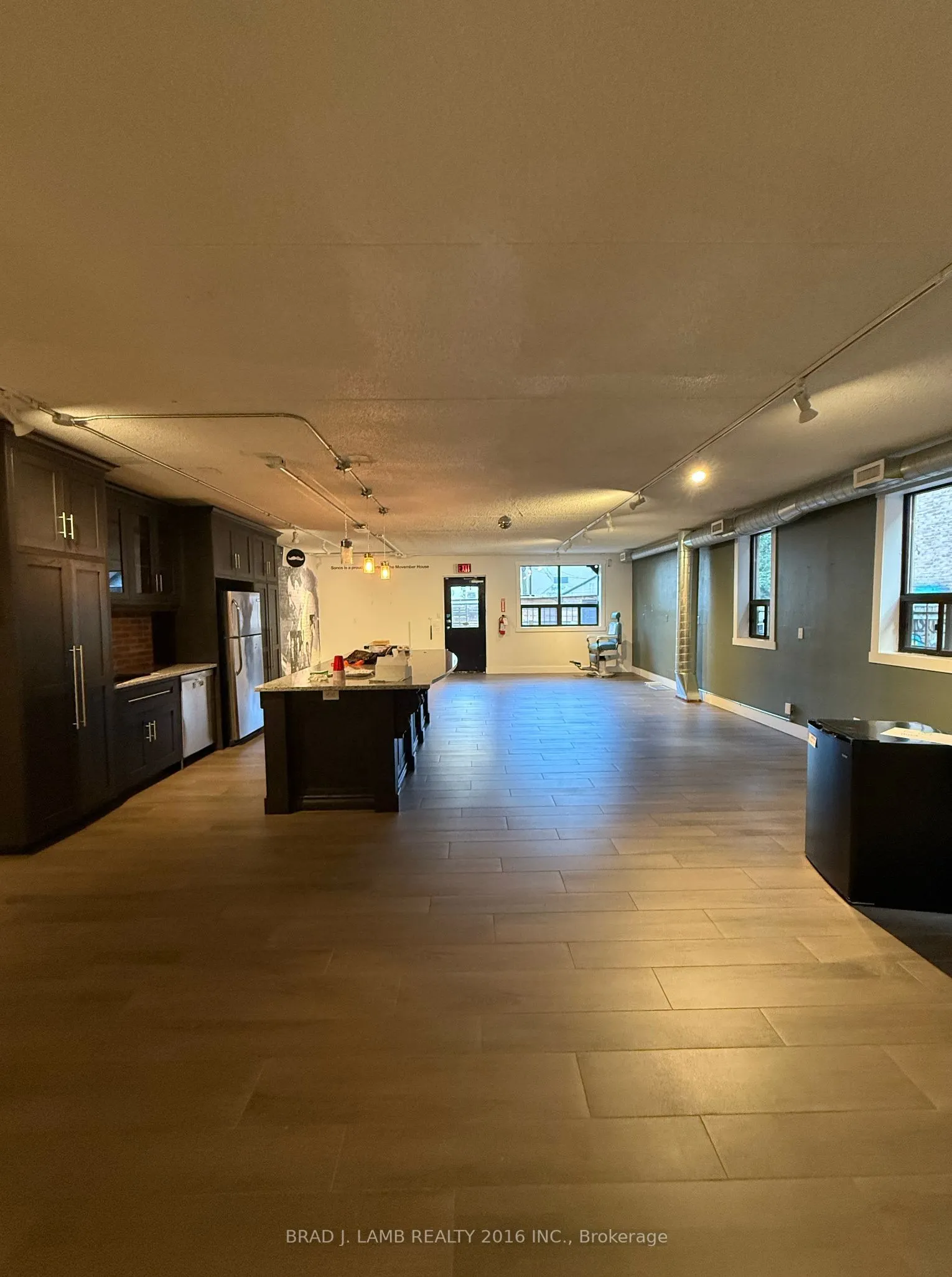 588 Richmond Street W