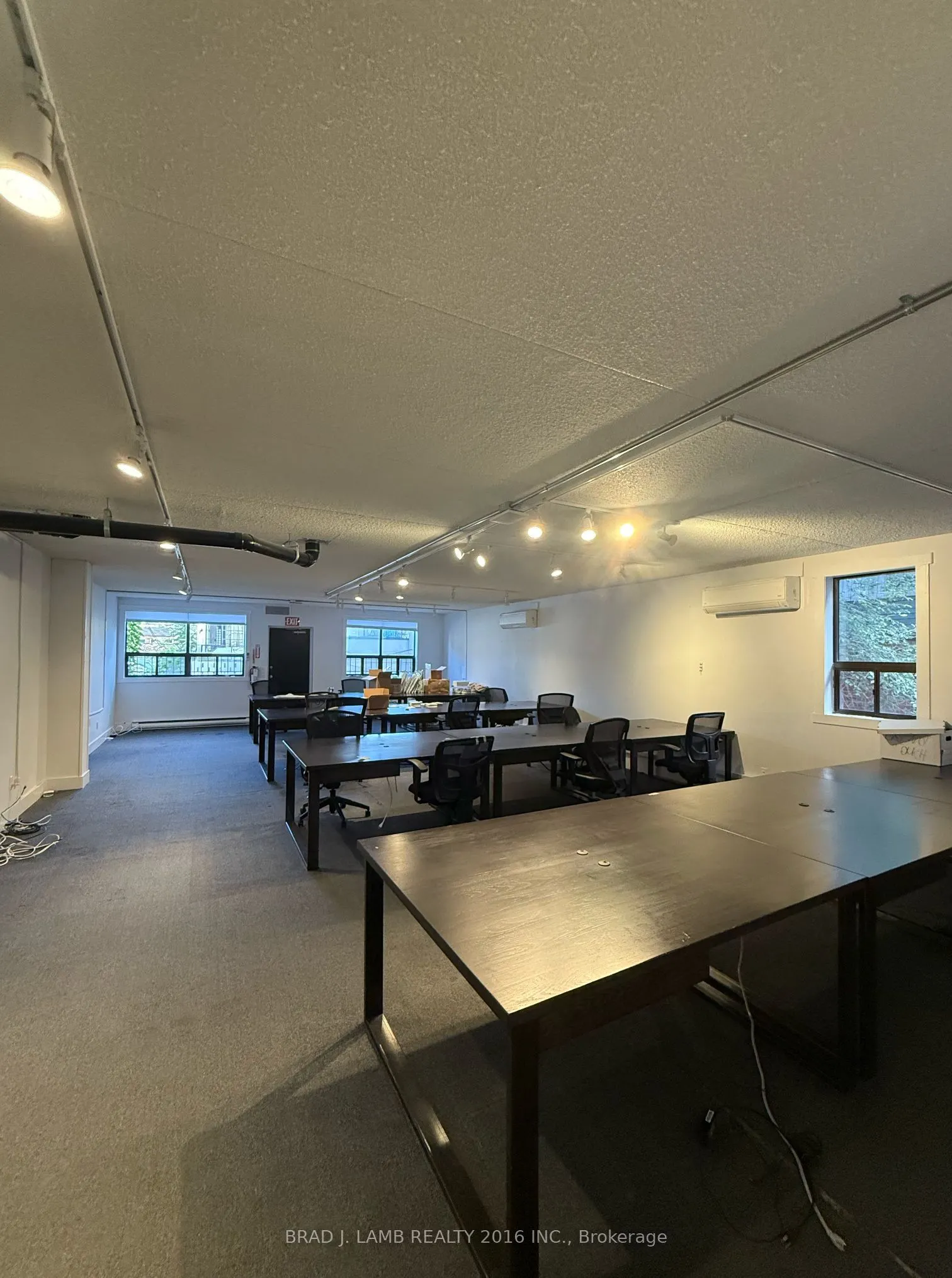 588 Richmond Street W
