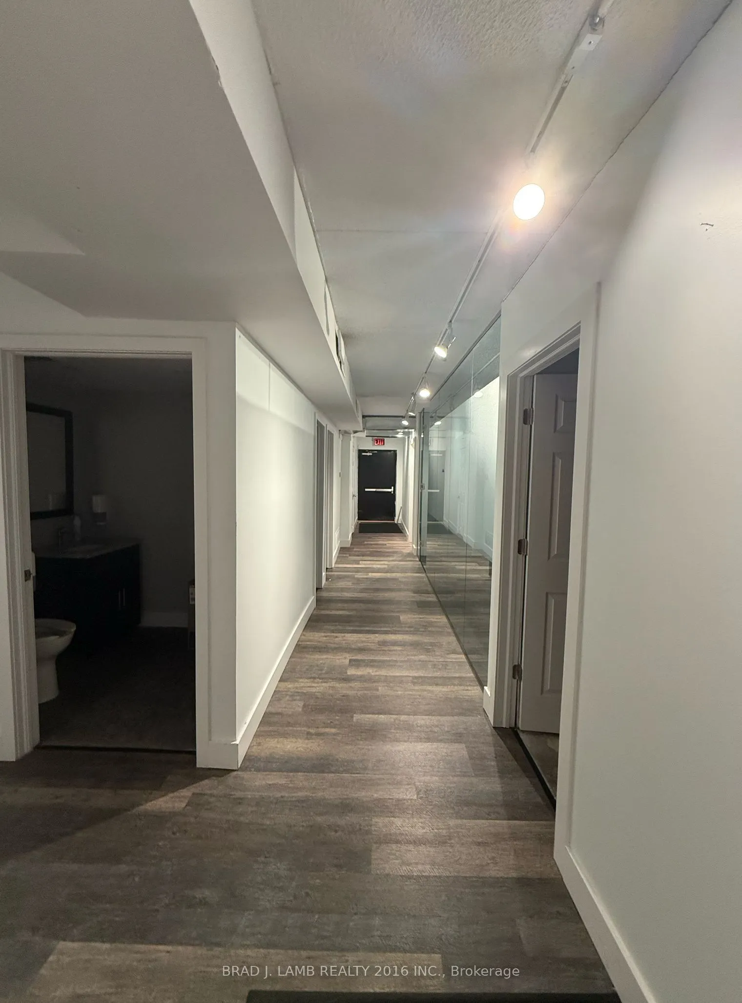 588 Richmond Street W