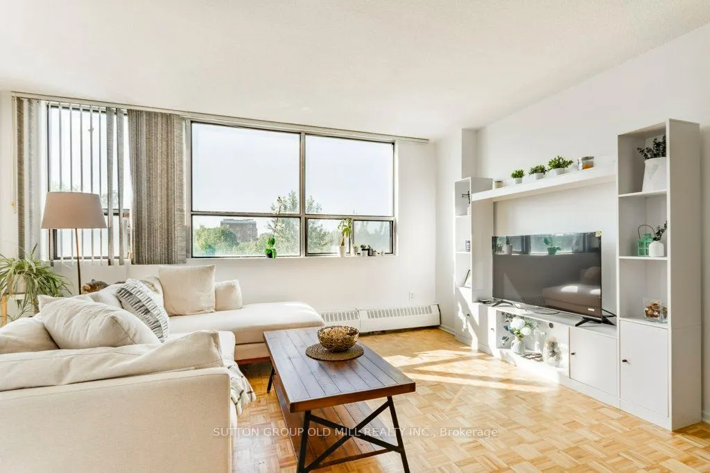 25 Sunrise Avenue, #306