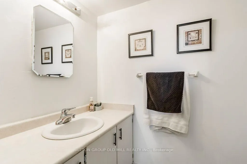 25 Sunrise Avenue, #306