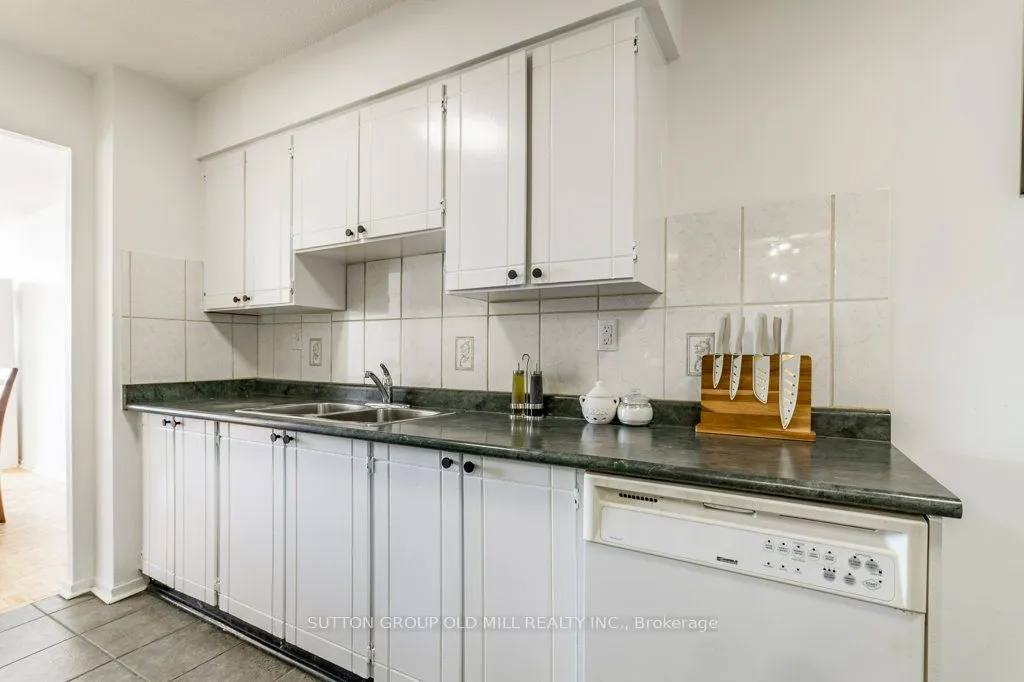 25 Sunrise Avenue, #306