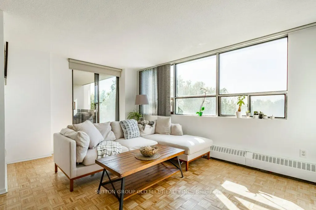 25 Sunrise Avenue, #306