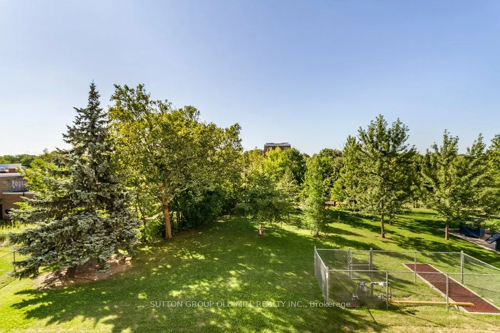 25 Sunrise Avenue, #306