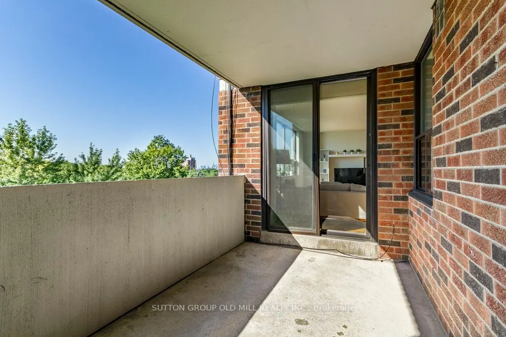 25 Sunrise Avenue, #306