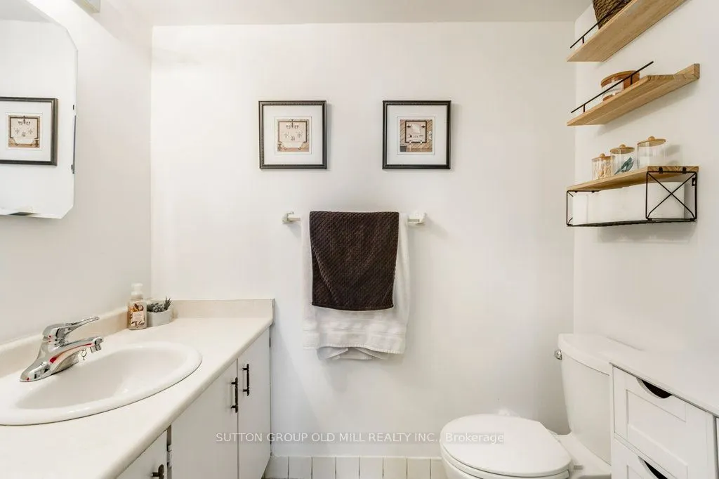 25 Sunrise Avenue, #306