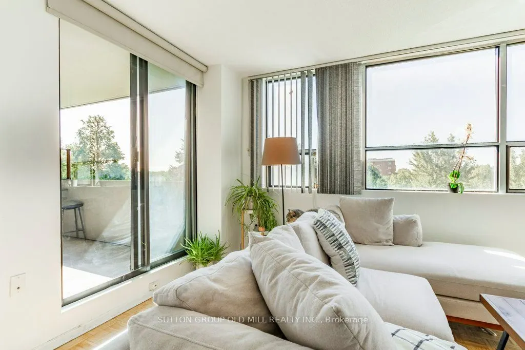 25 Sunrise Avenue, #306