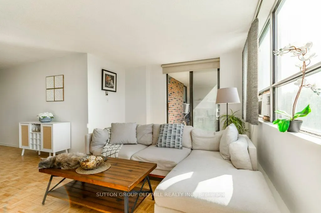 25 Sunrise Avenue, #306