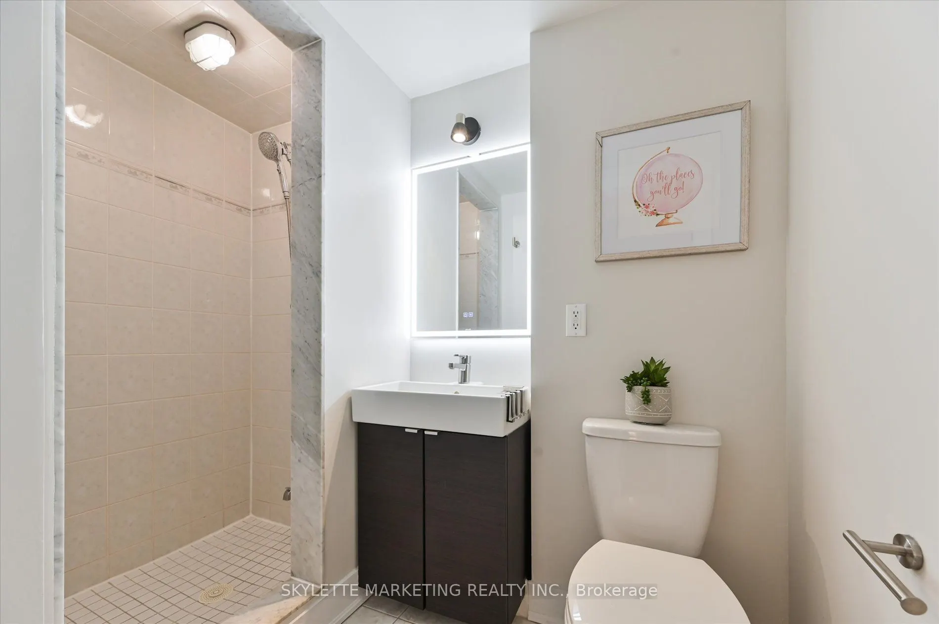 118 Finch Avenue W, #8