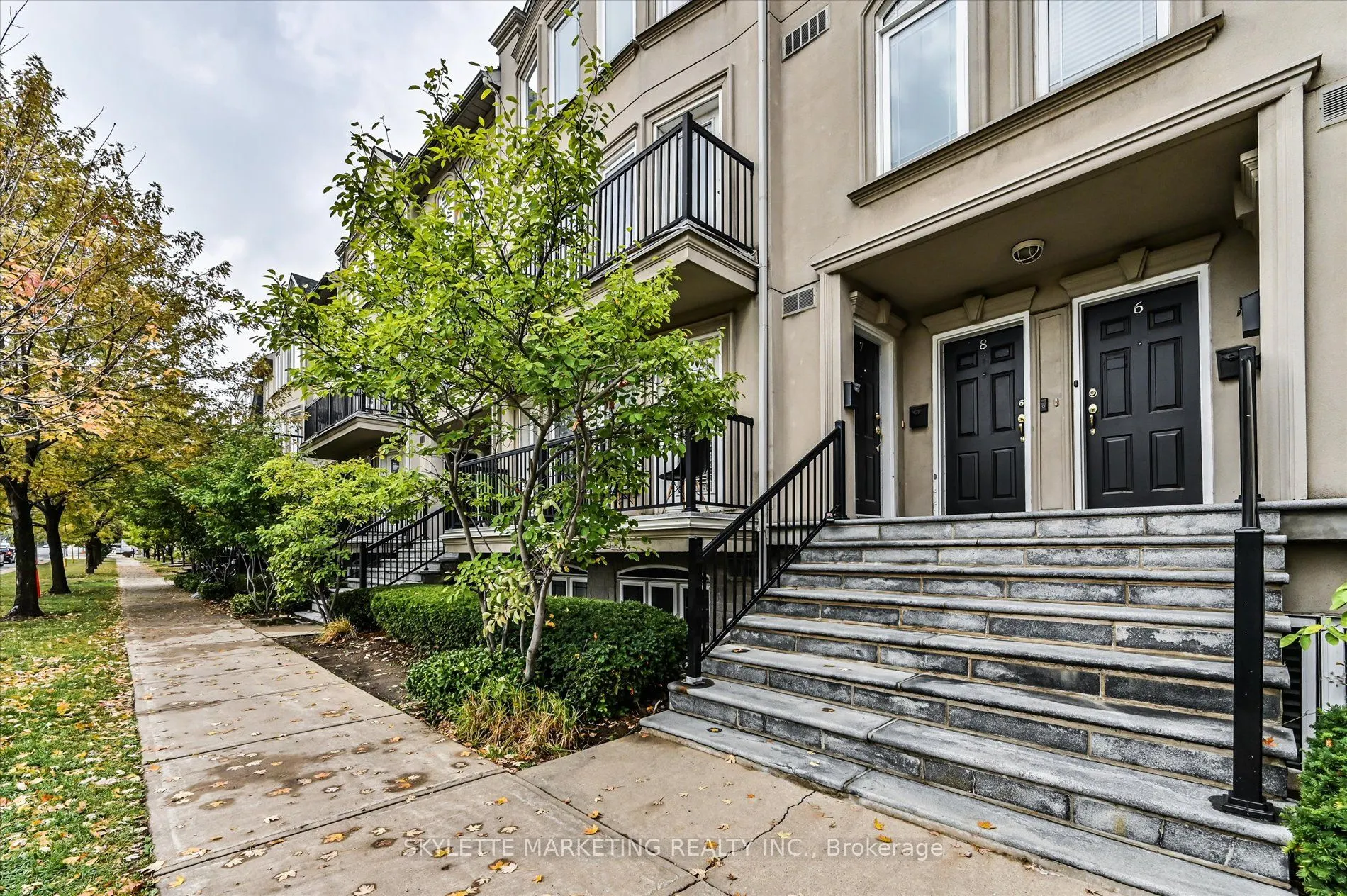 118 Finch Avenue W, #8